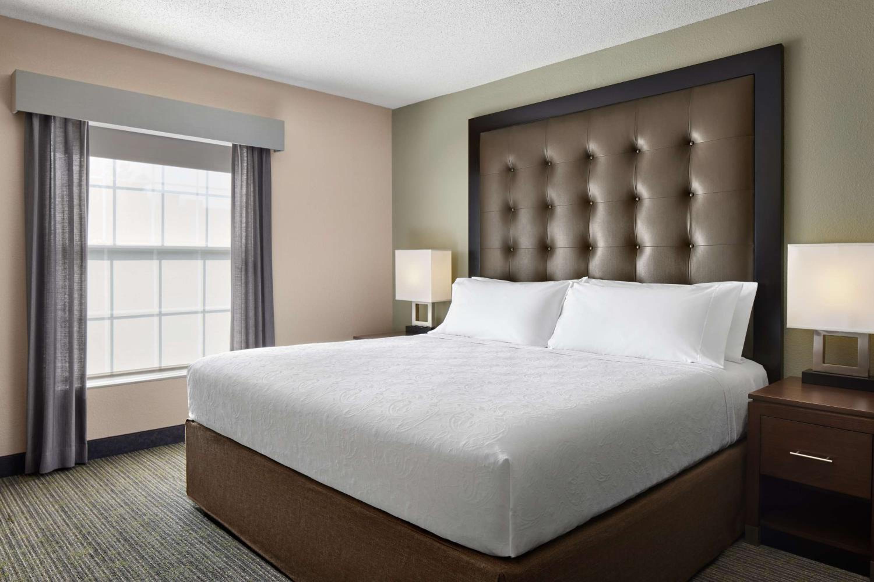 One-Bedroom King Suite - Non-Smoking - Photo 1