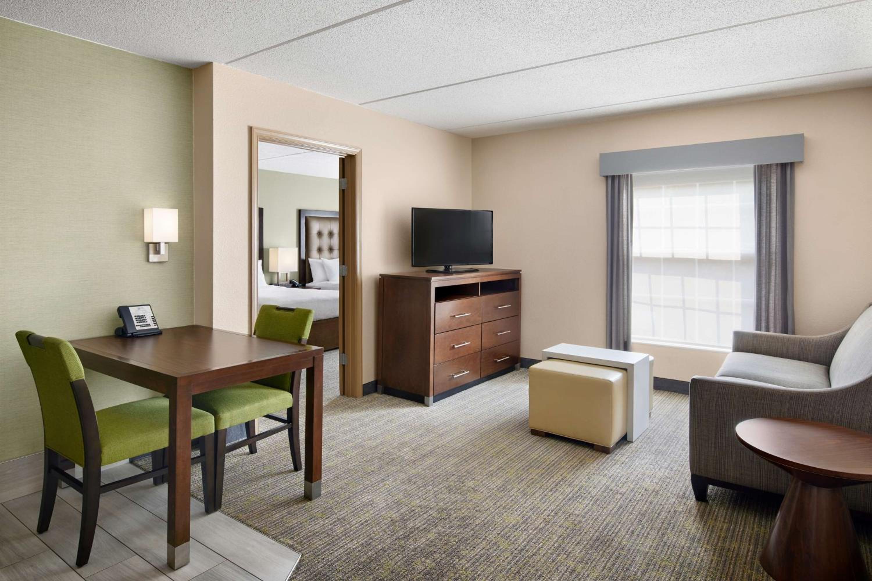 One-Bedroom Suite with Two Double Beds - Non-Smoking - Photo 3