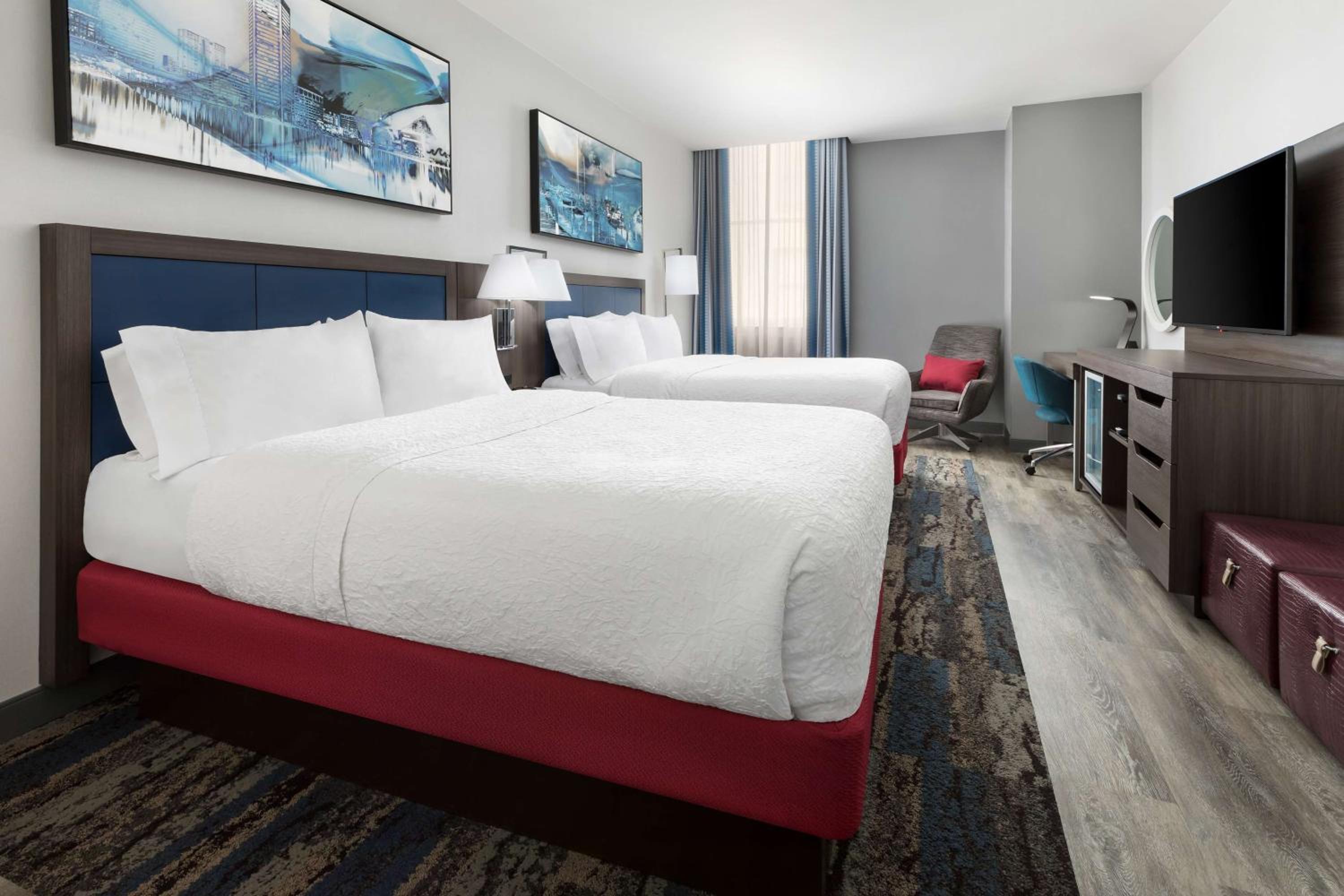 Room with Two Queen Beds - Non-Smoking - Photo 4