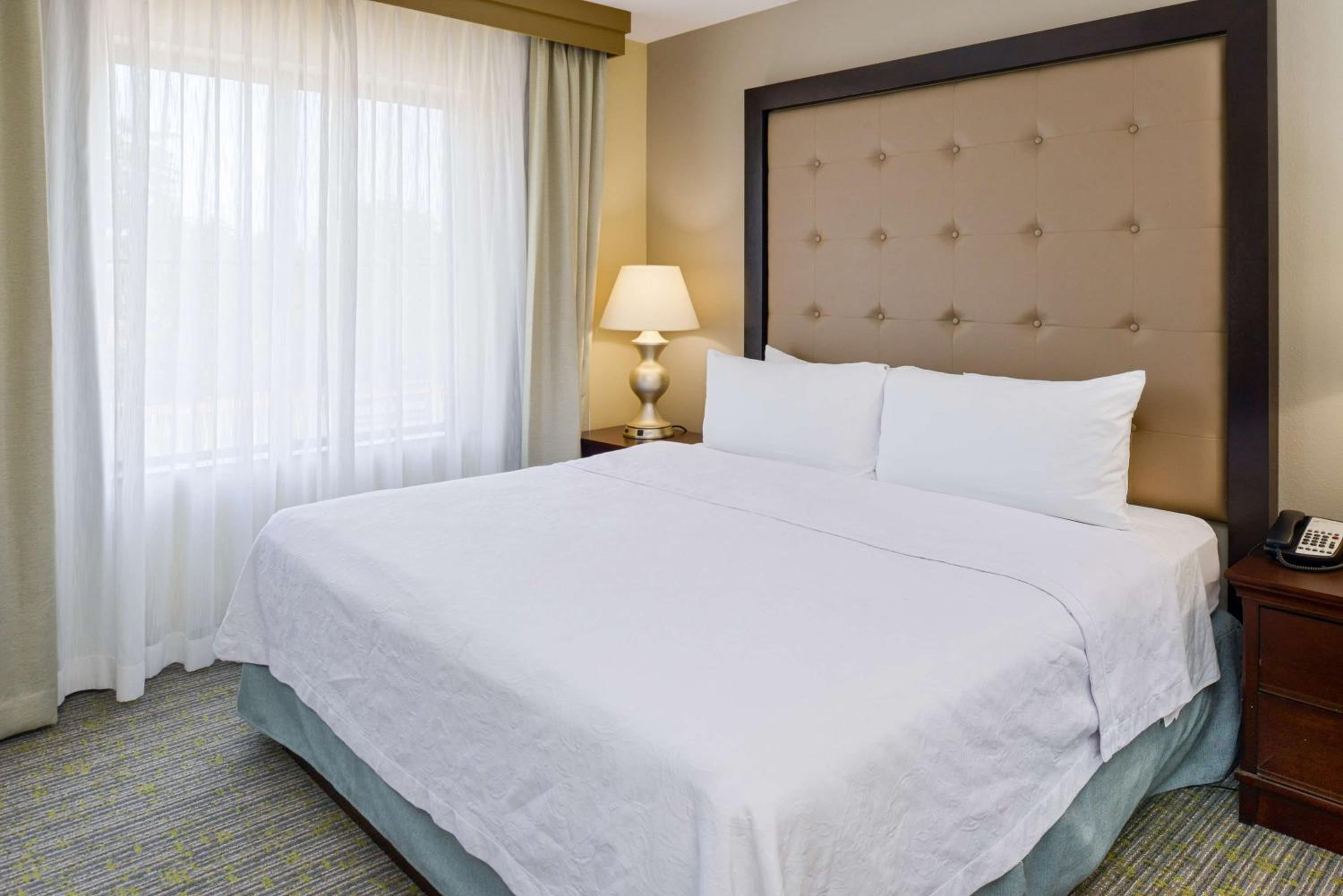 One-Bedroom King Suite - Non-Smoking - Photo 8