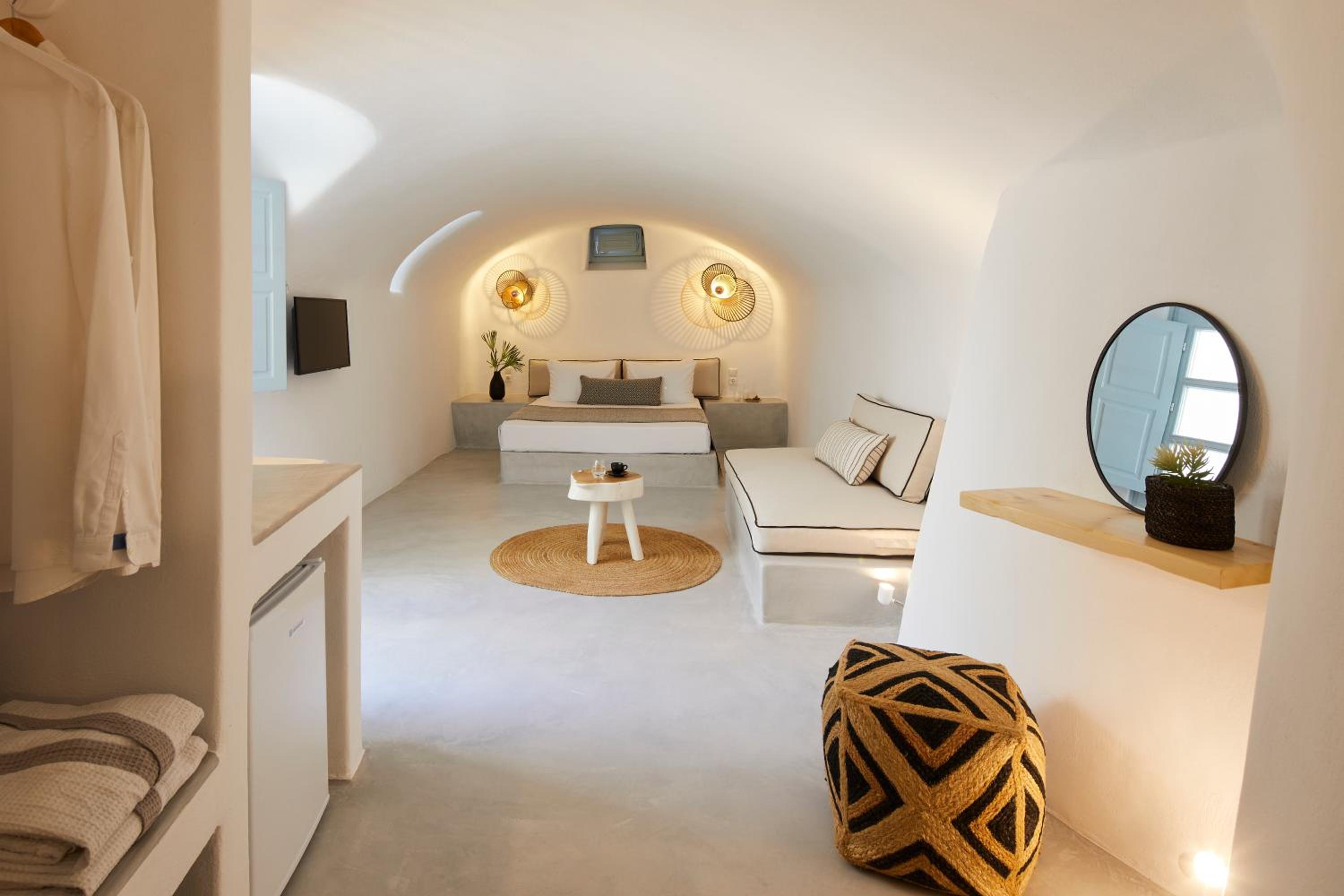 Skyphos Cave Room photo 1