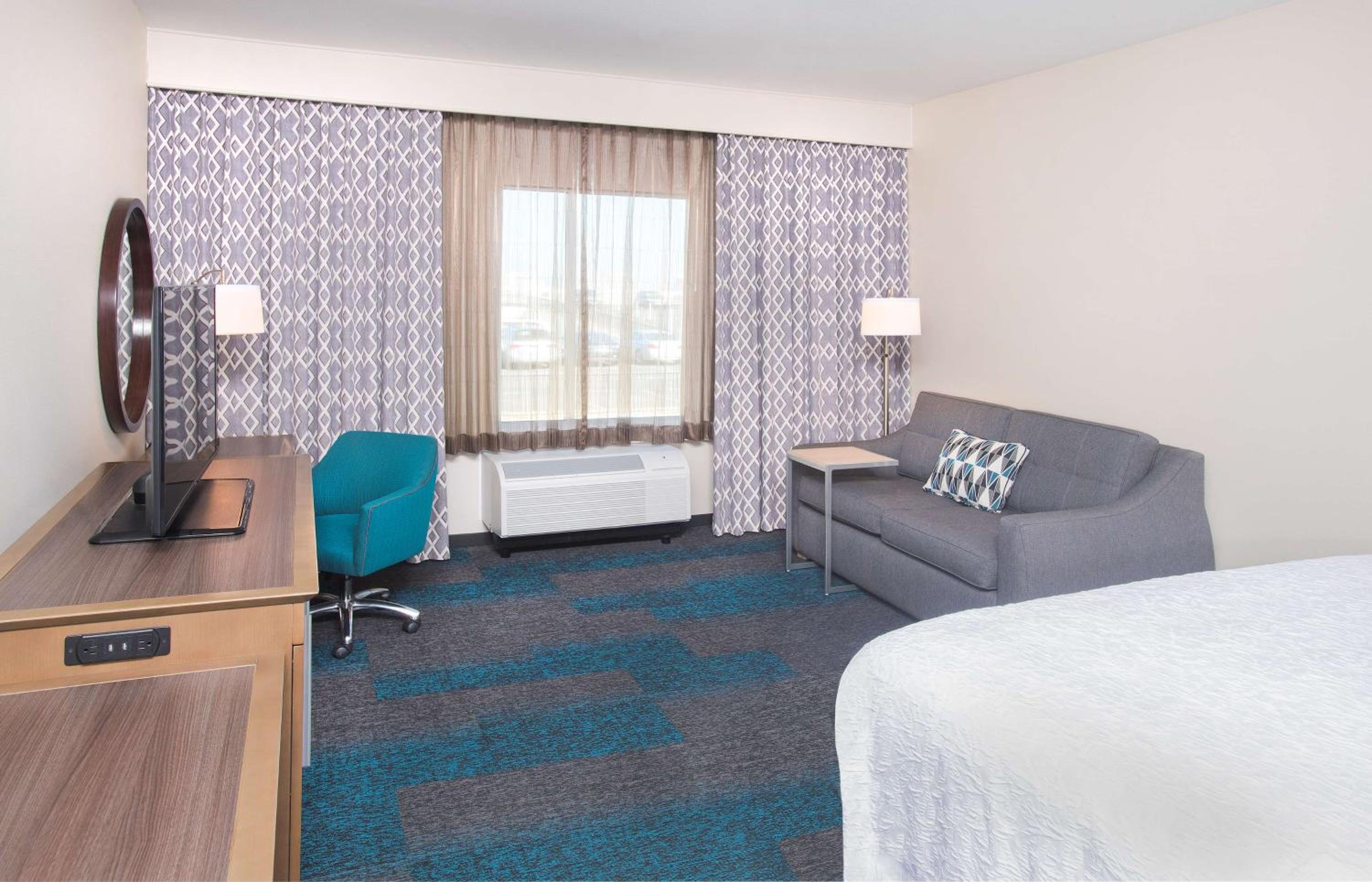 King Room with Sofa Bed - Non-Smoking