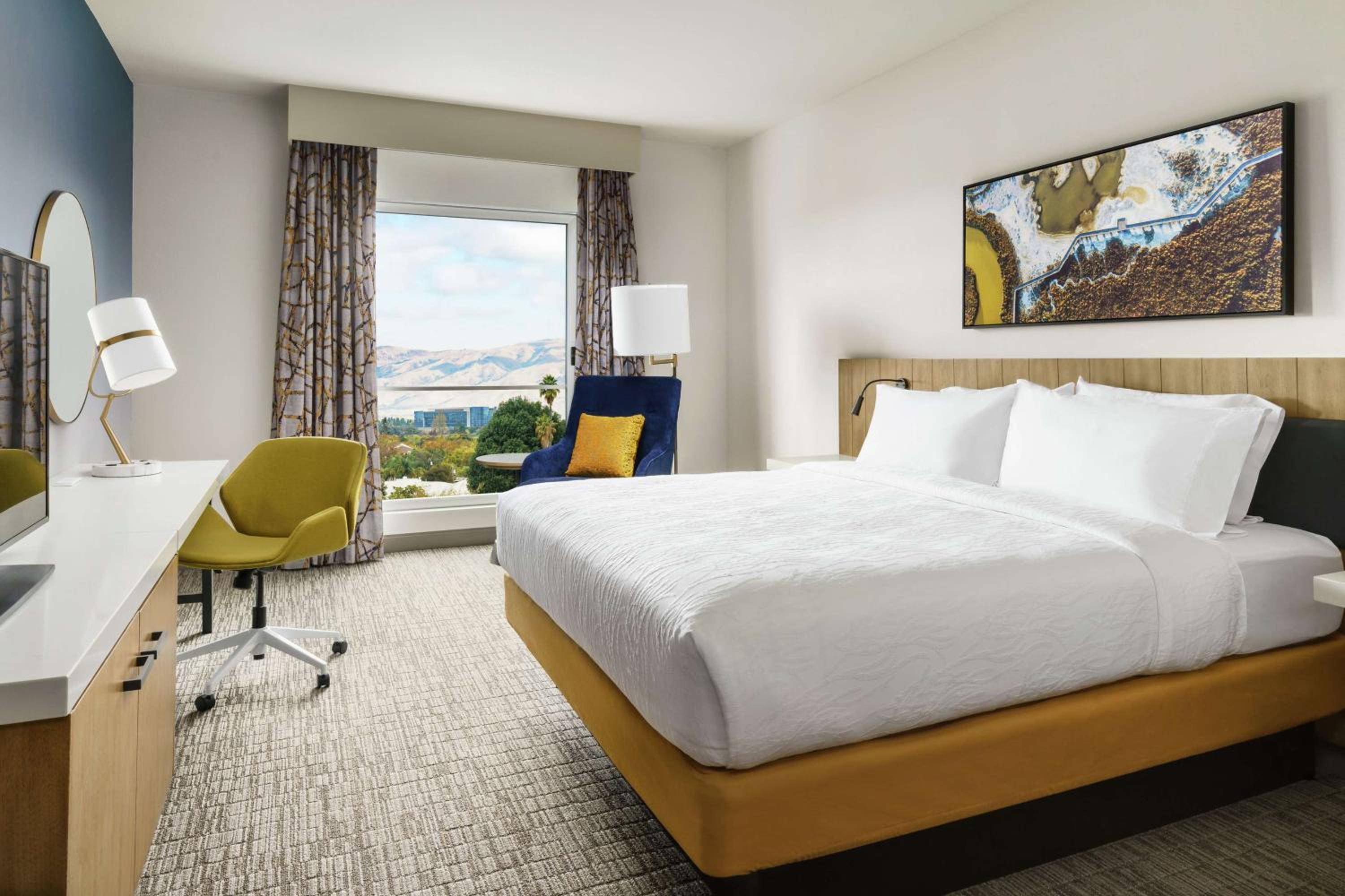 King Room with Mountain View - Photo 3