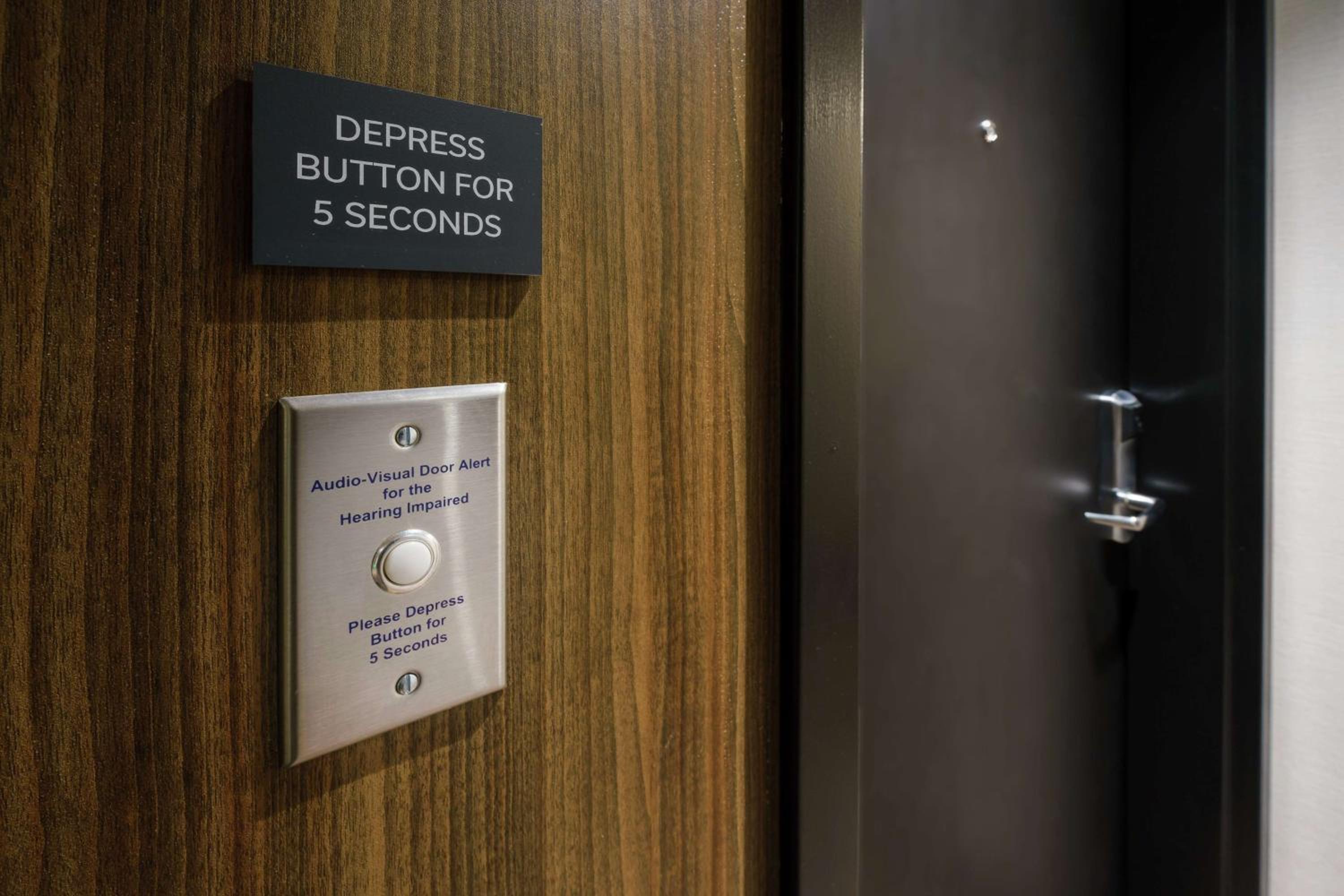King Room - Hearing Access - Photo 2