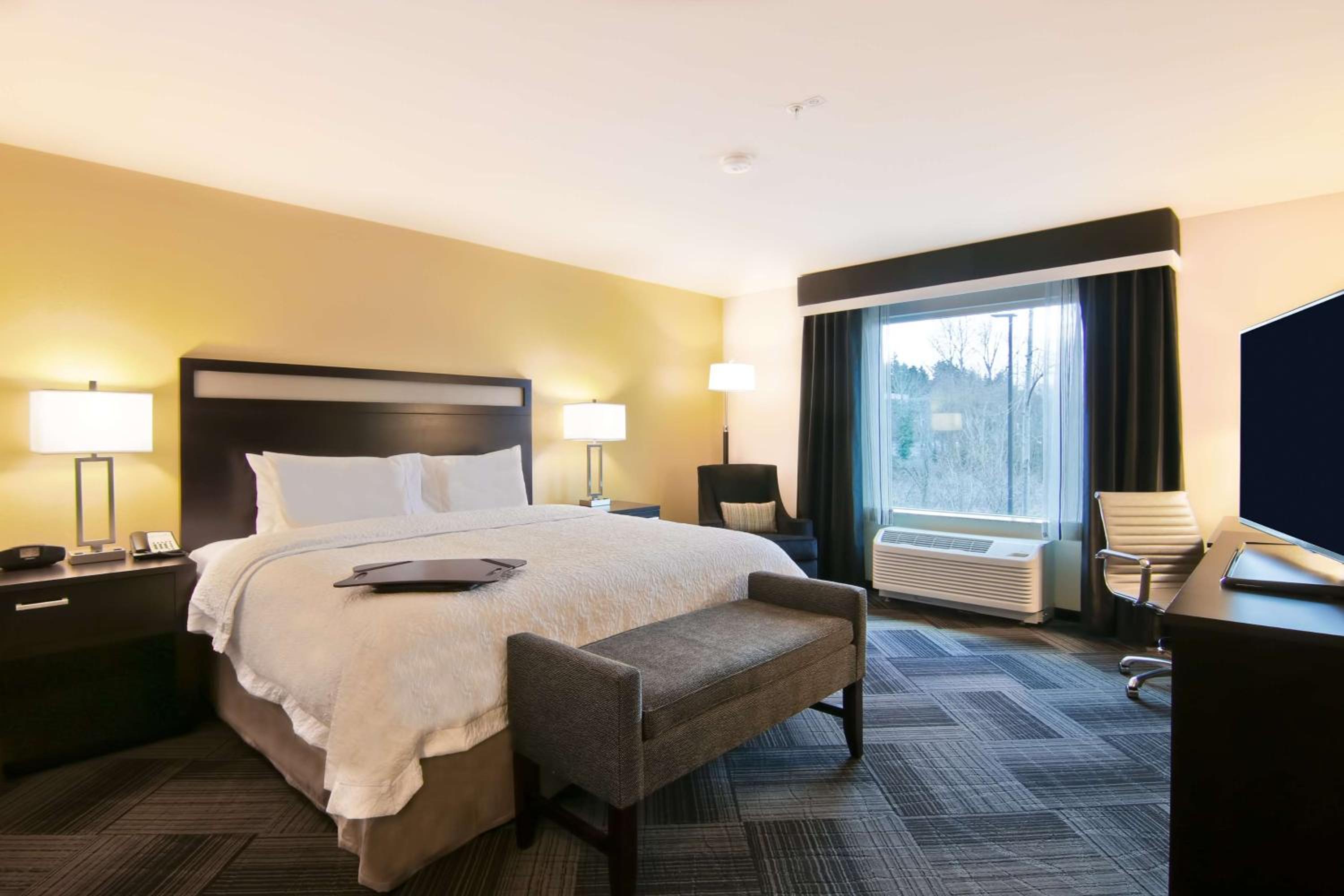 King Room - Hearing Access/Non-Smoking photo 2