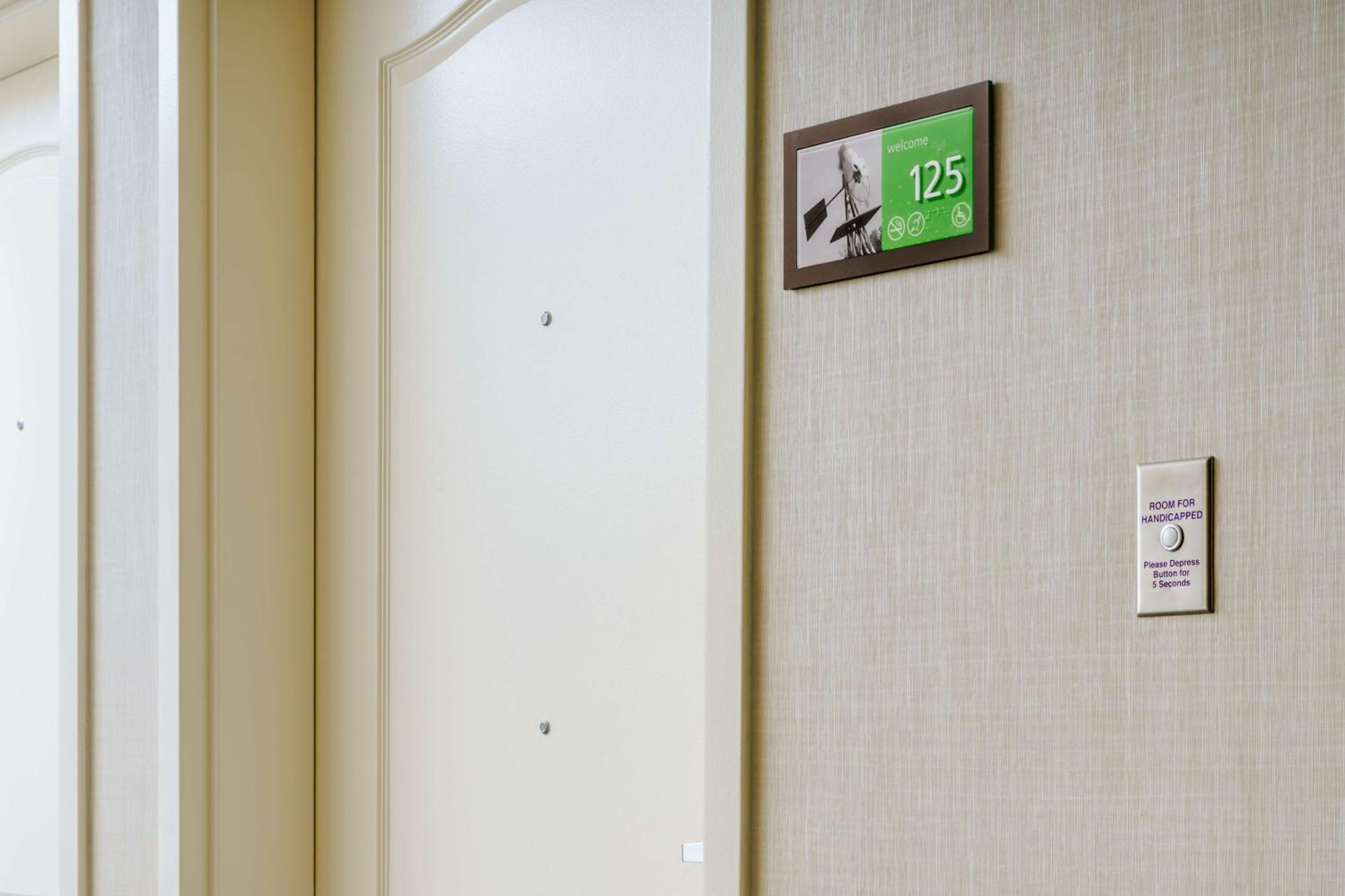King Room - Hearing Access/Non-Smoking - Photo 3
