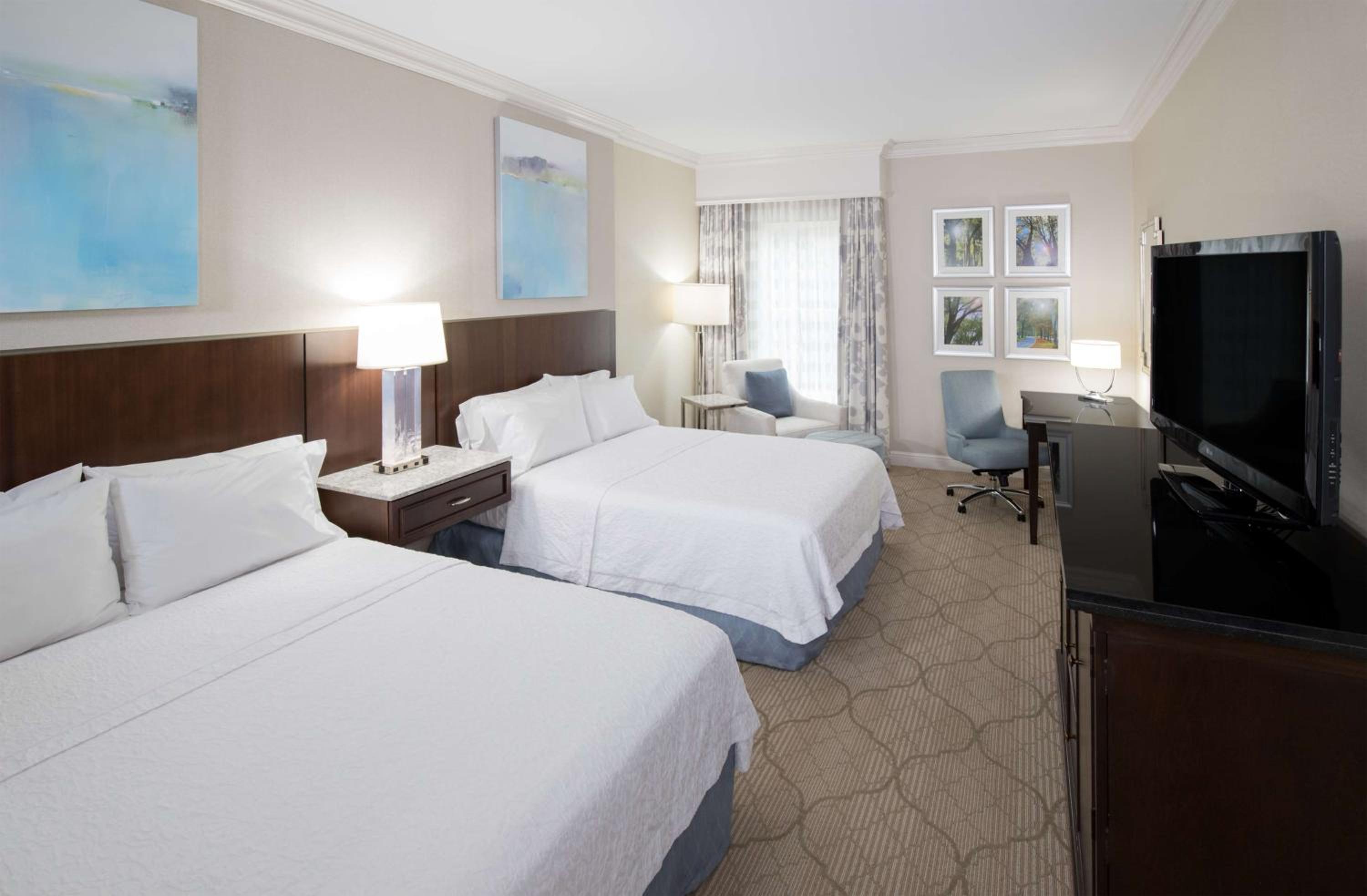 Queen Room with Two Queen Beds - Mobility Access/Non-Smoking - Photo 4