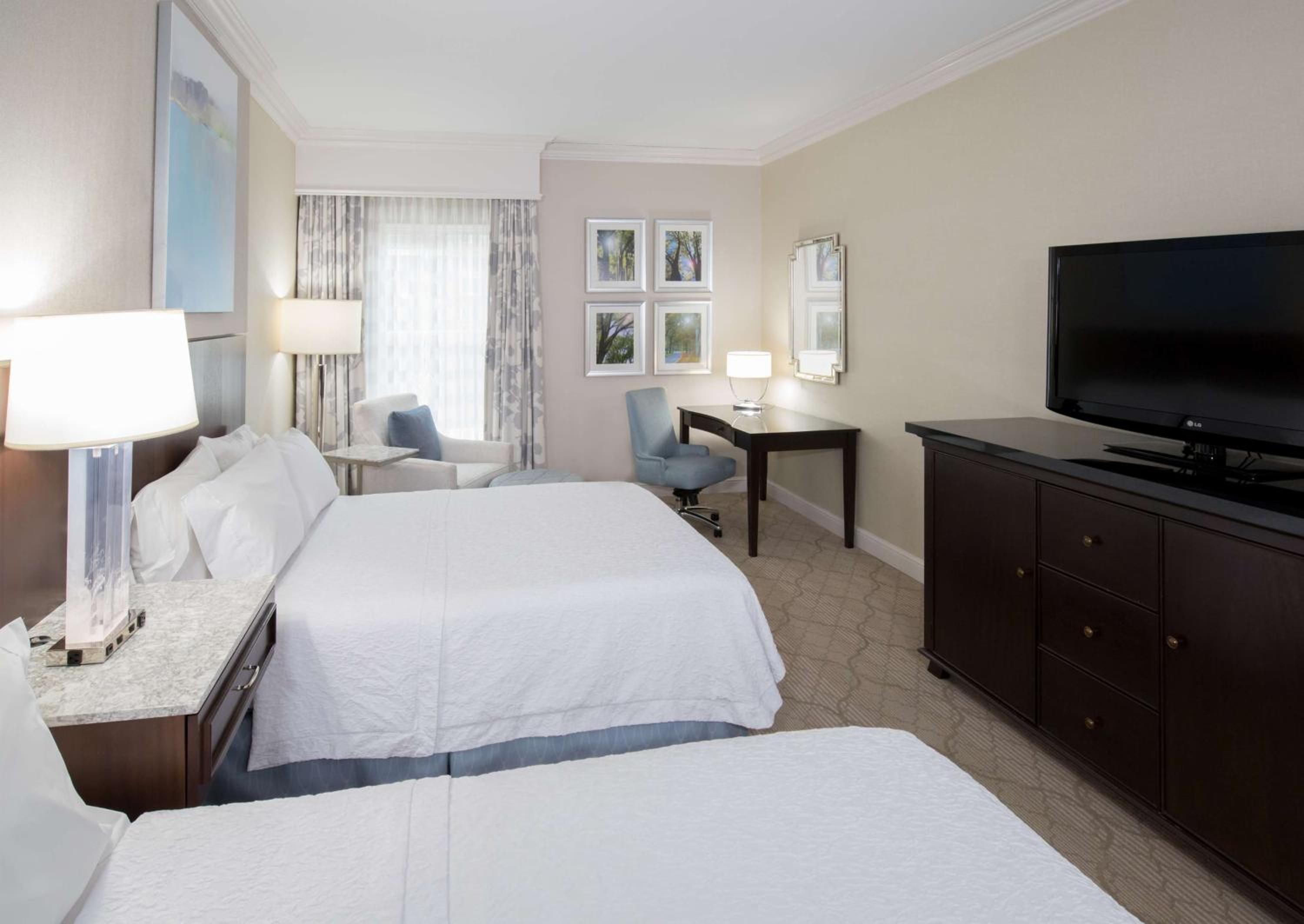 Queen Room with Two Queen Beds - Mobility Access/Non-Smoking - Photo 1