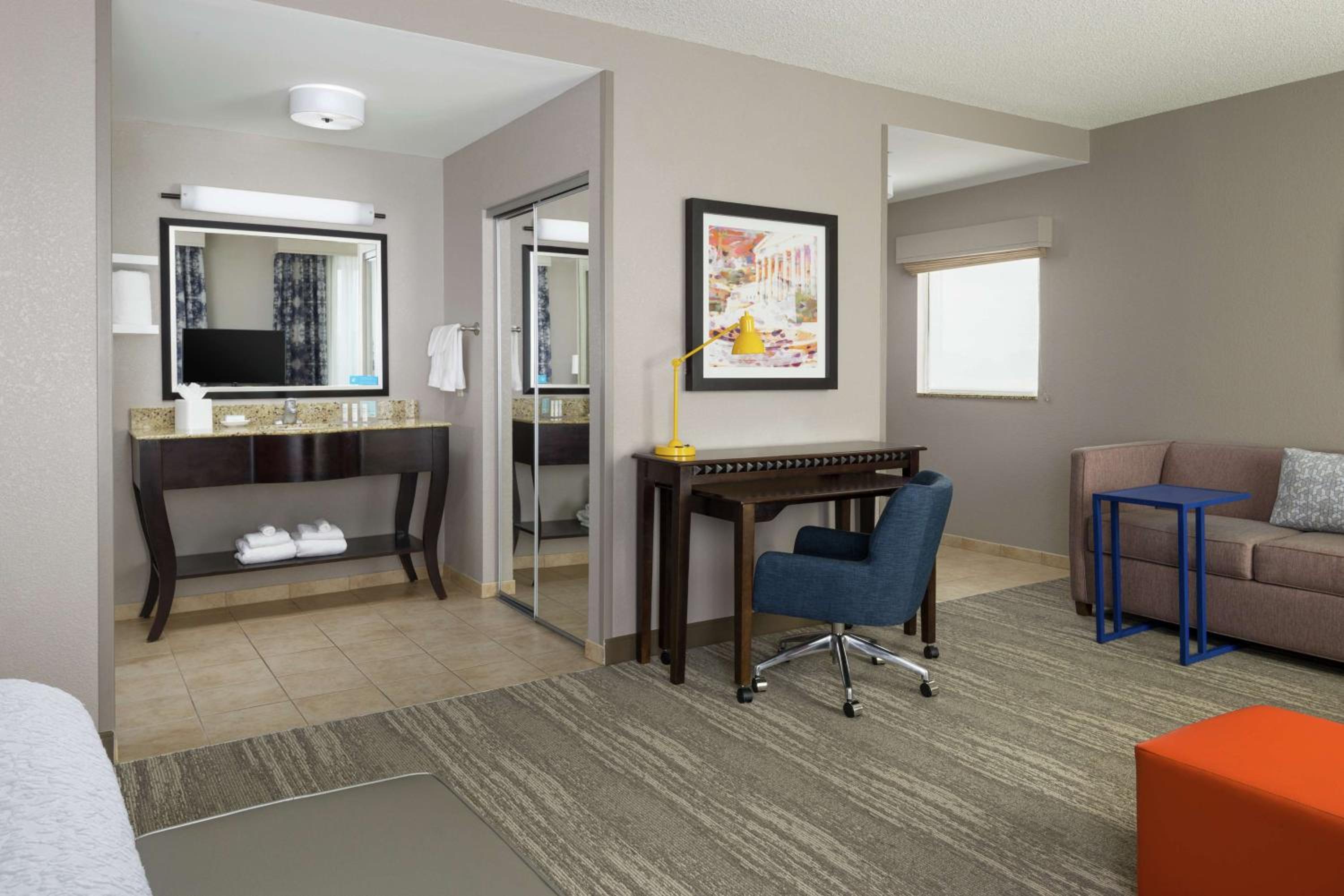 King Studio Suite with Sofa Bed - Non-Smoking - Photo 1