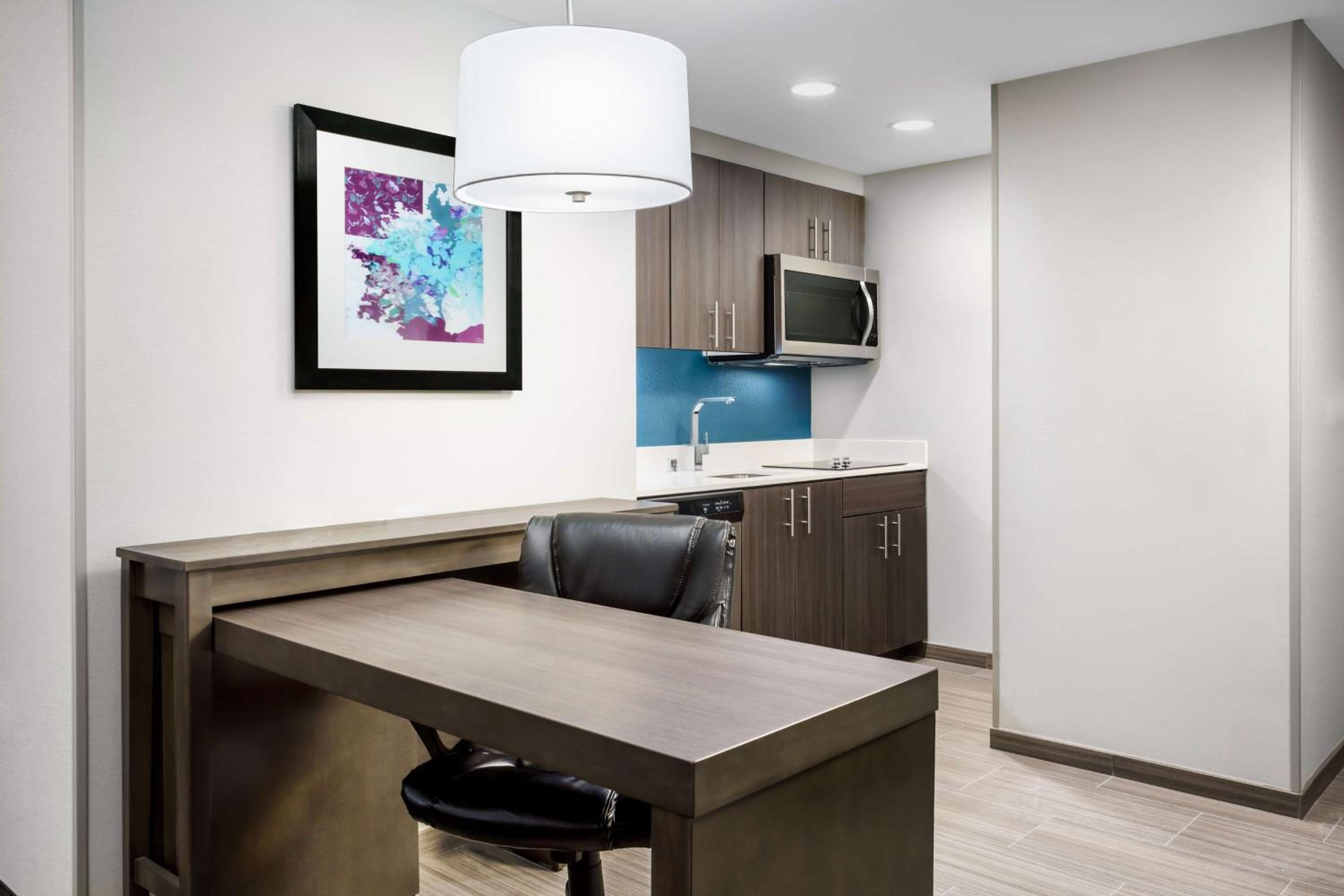 Queen Suite with Two Queen Beds - Hearing Access/Non-Smoking
