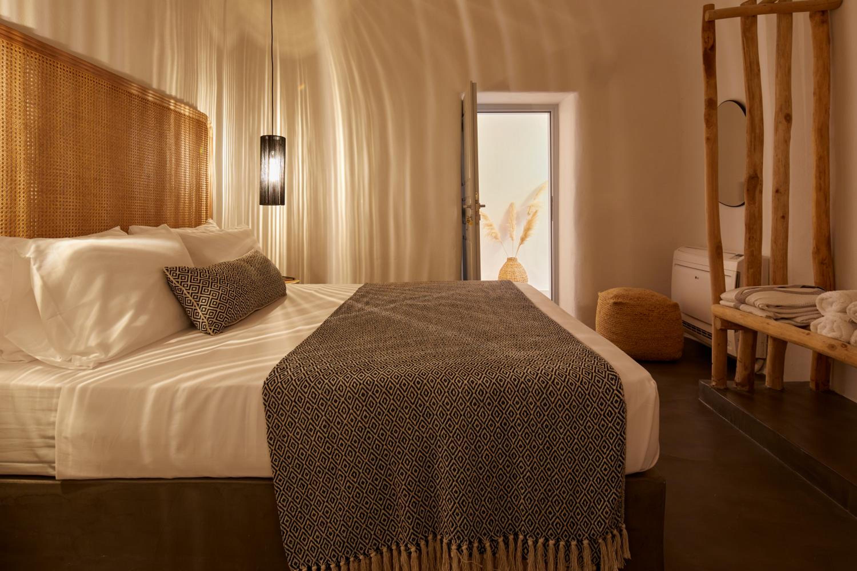 Lithos Cave Room photo 2