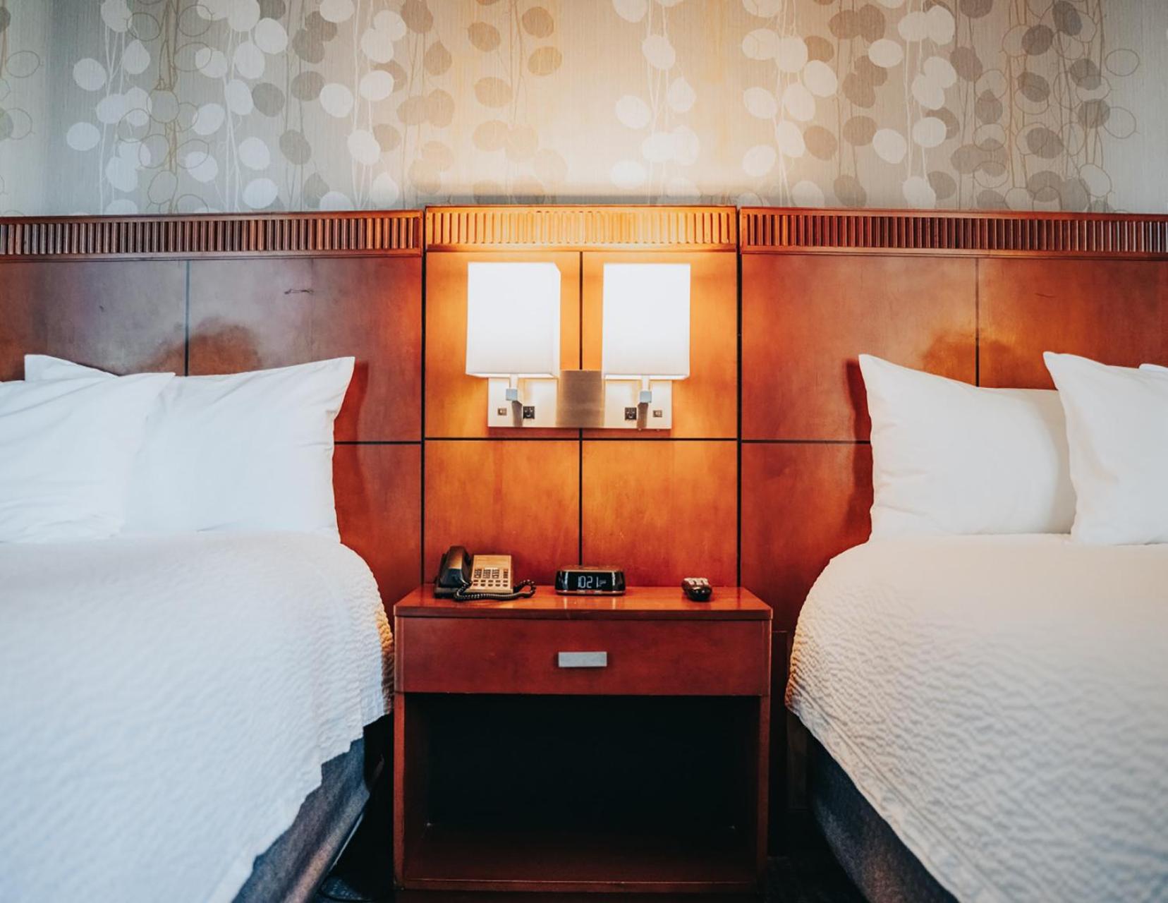 Queen Room with Two Queen Beds - Photo 7