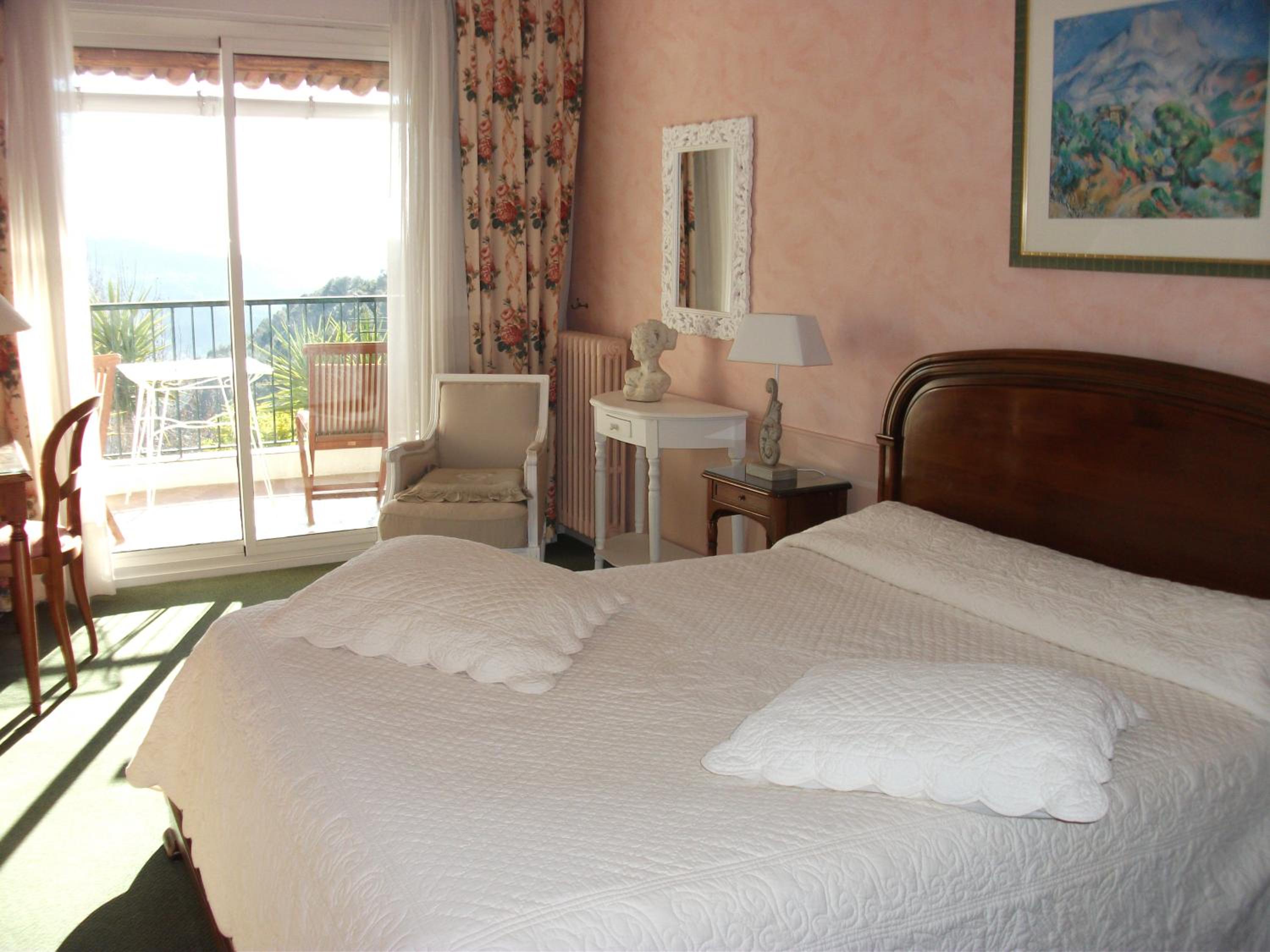 Loggia Superior Double Room with Valley View - Photo 5