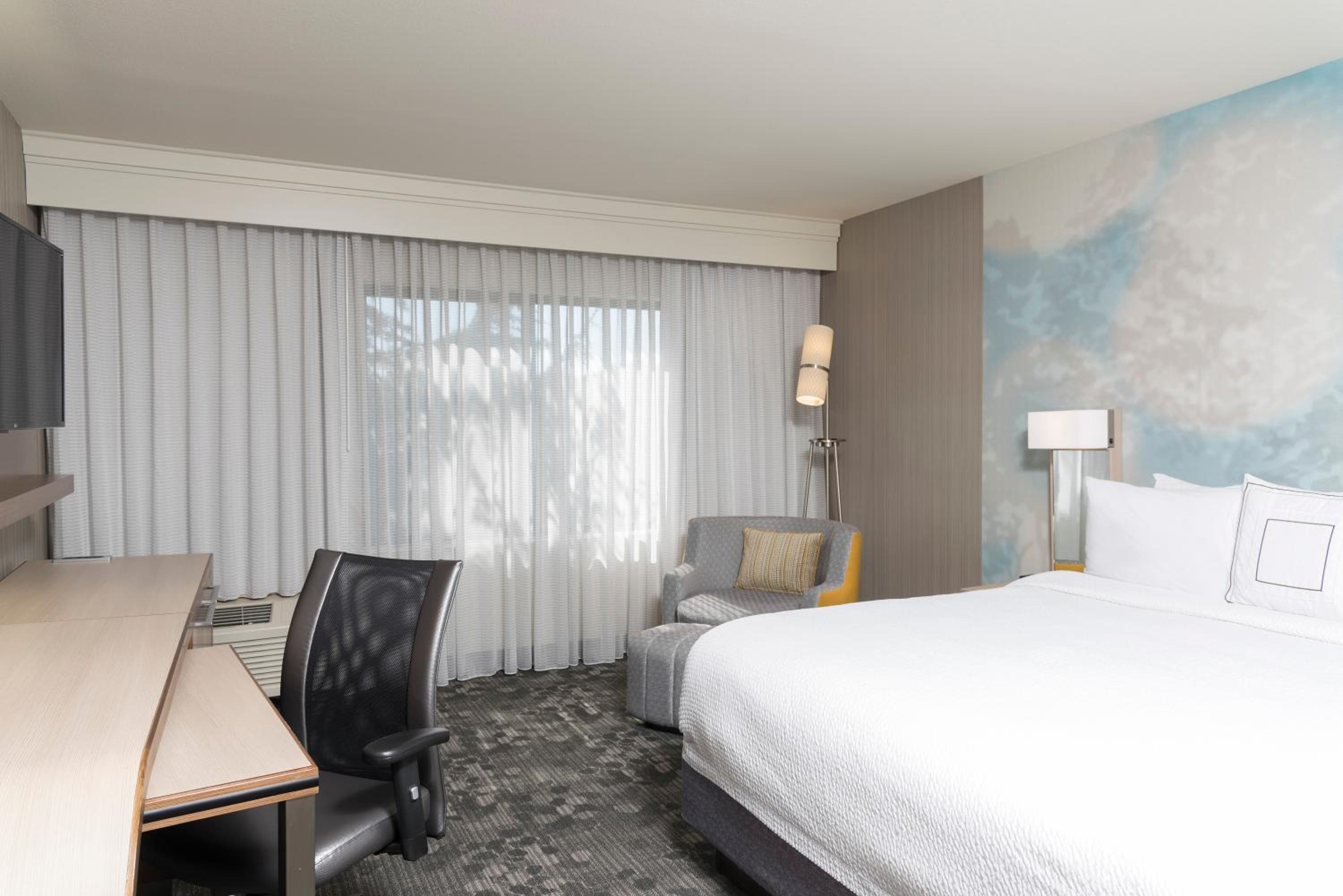 Queen Room with Two Queen Beds - Photo 1