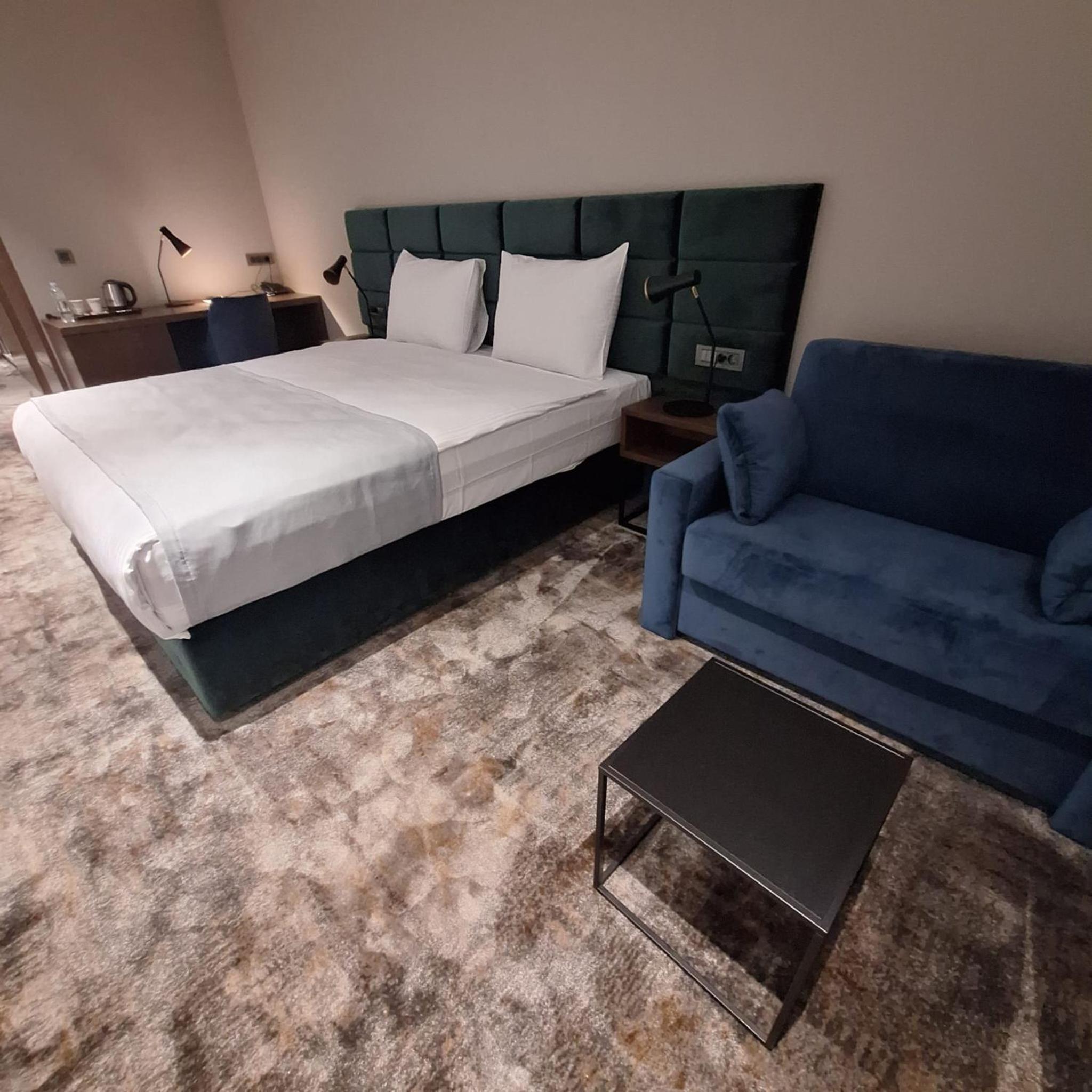 Deluxe Double Room with Extra Bed - Photo 2
