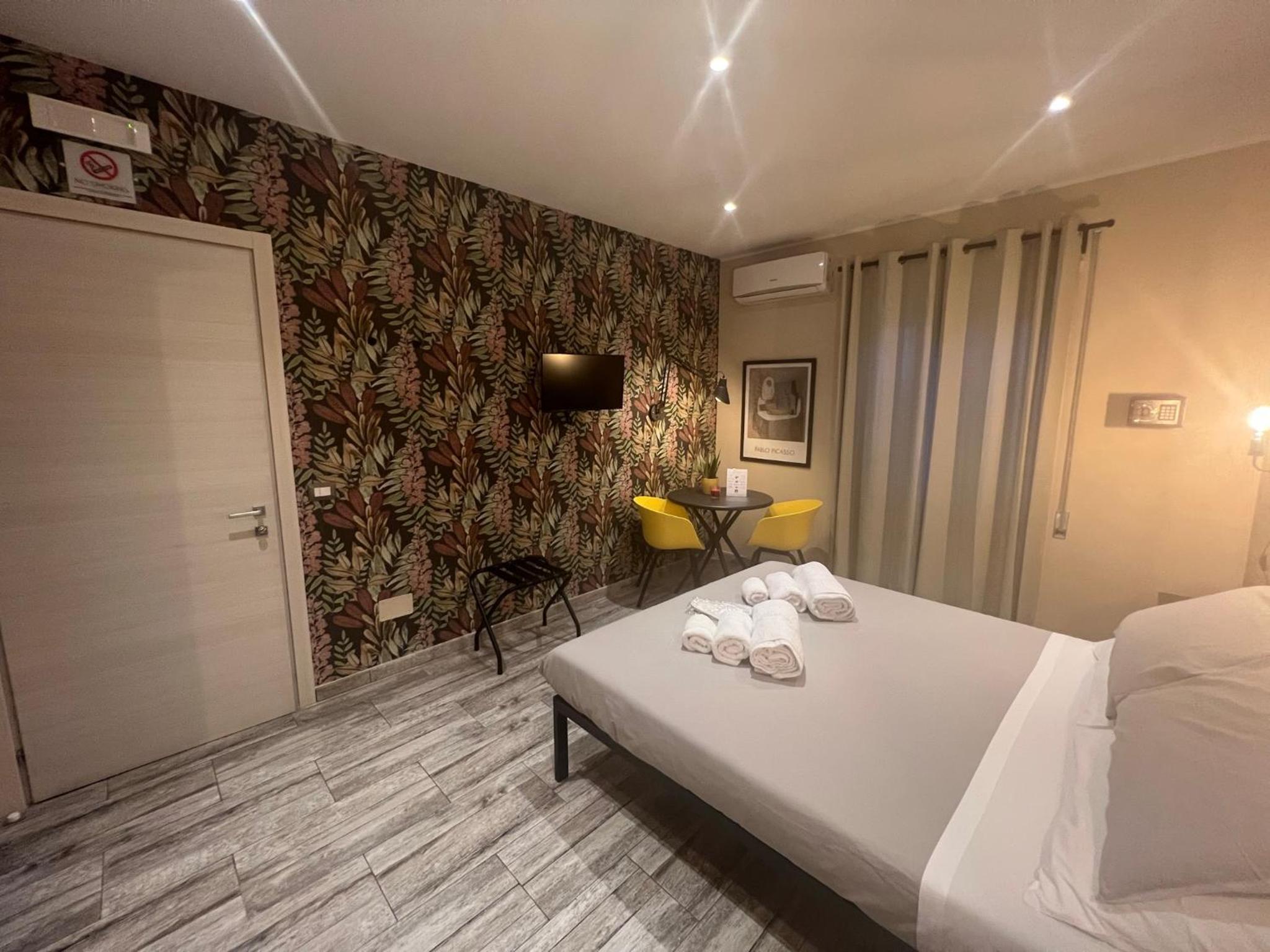 Deluxe Double Room - Photo 1