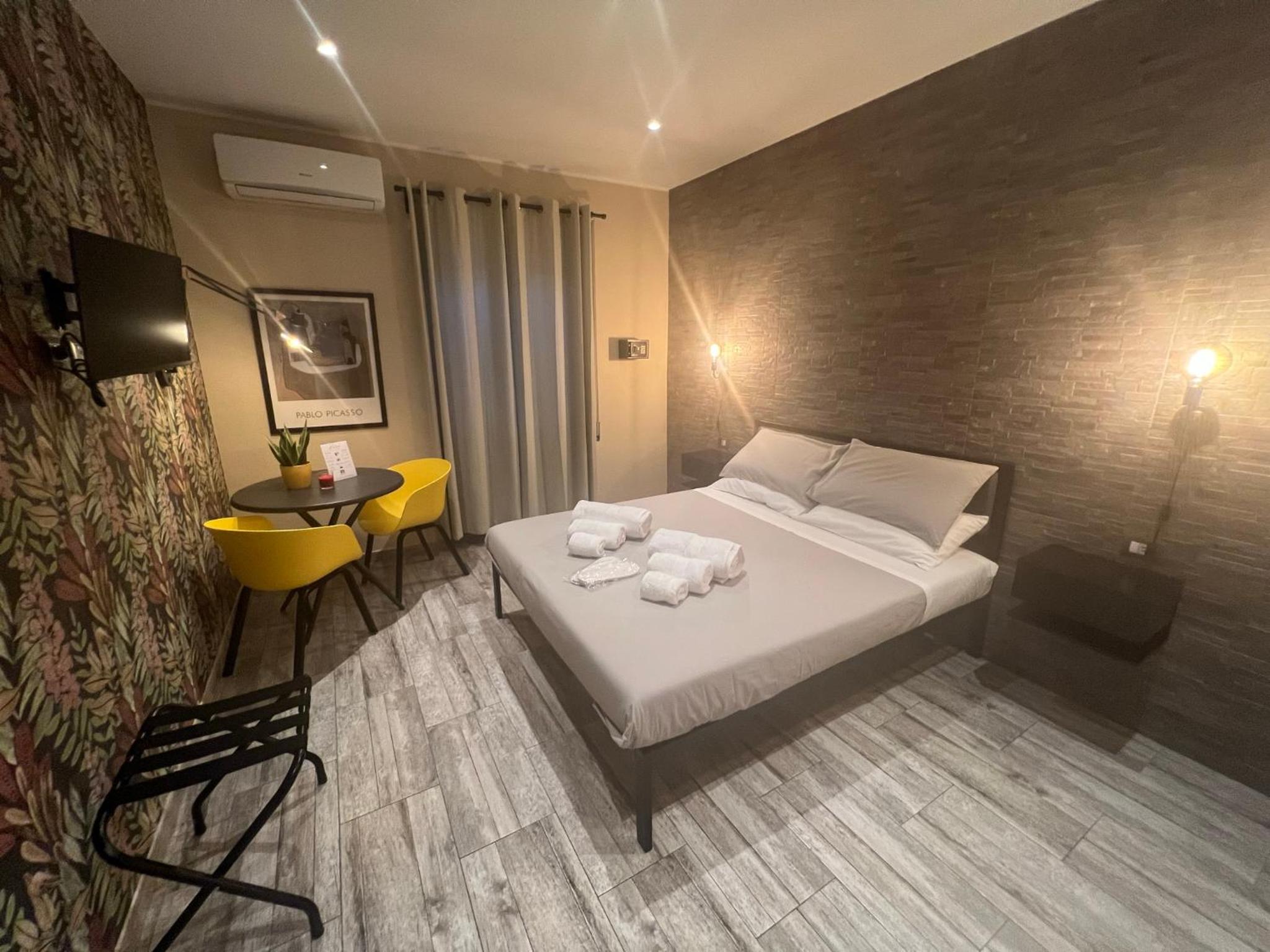 Deluxe Double Room - Photo 7