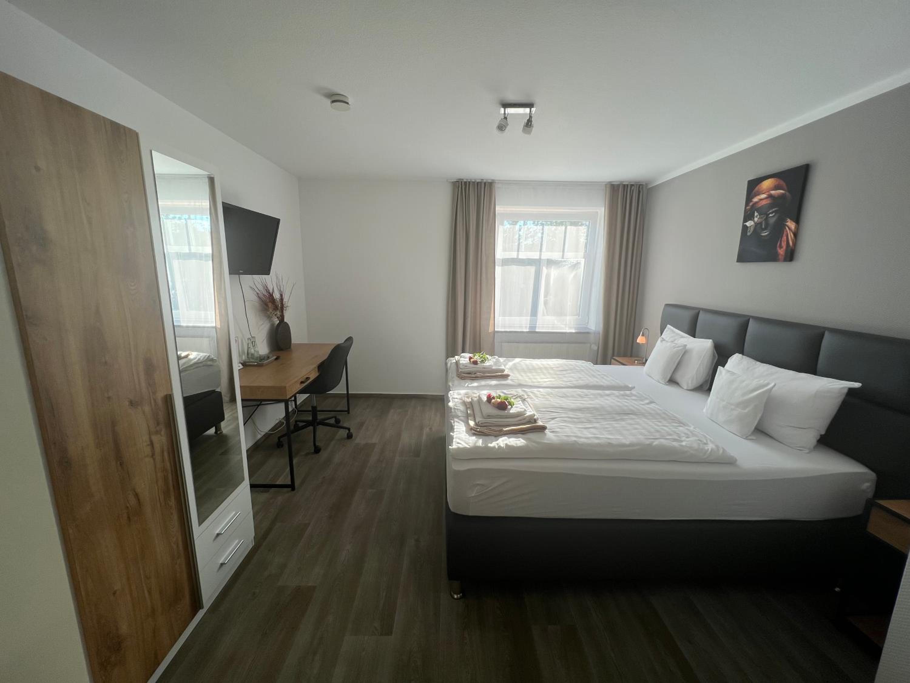Double Room - Photo 10