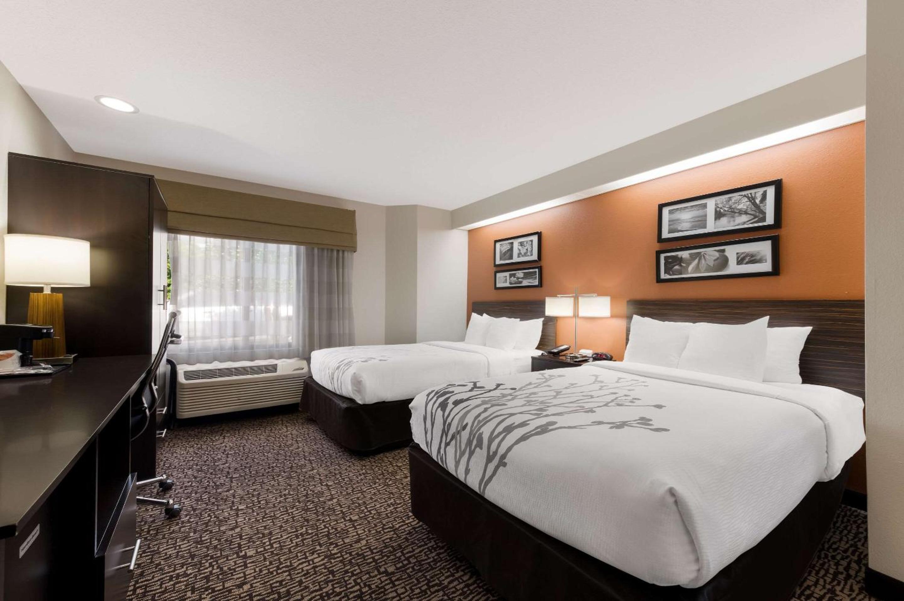 Double Room with Two Double Beds - Non-Smoking - Photo 1