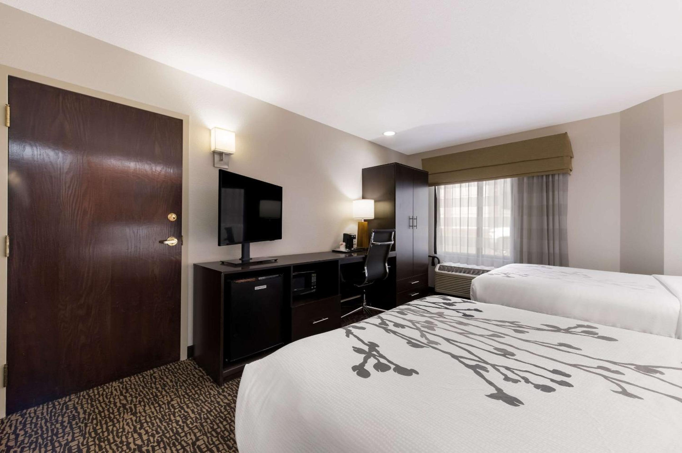 Double Room with Two Double Beds - Non-Smoking - Photo 2