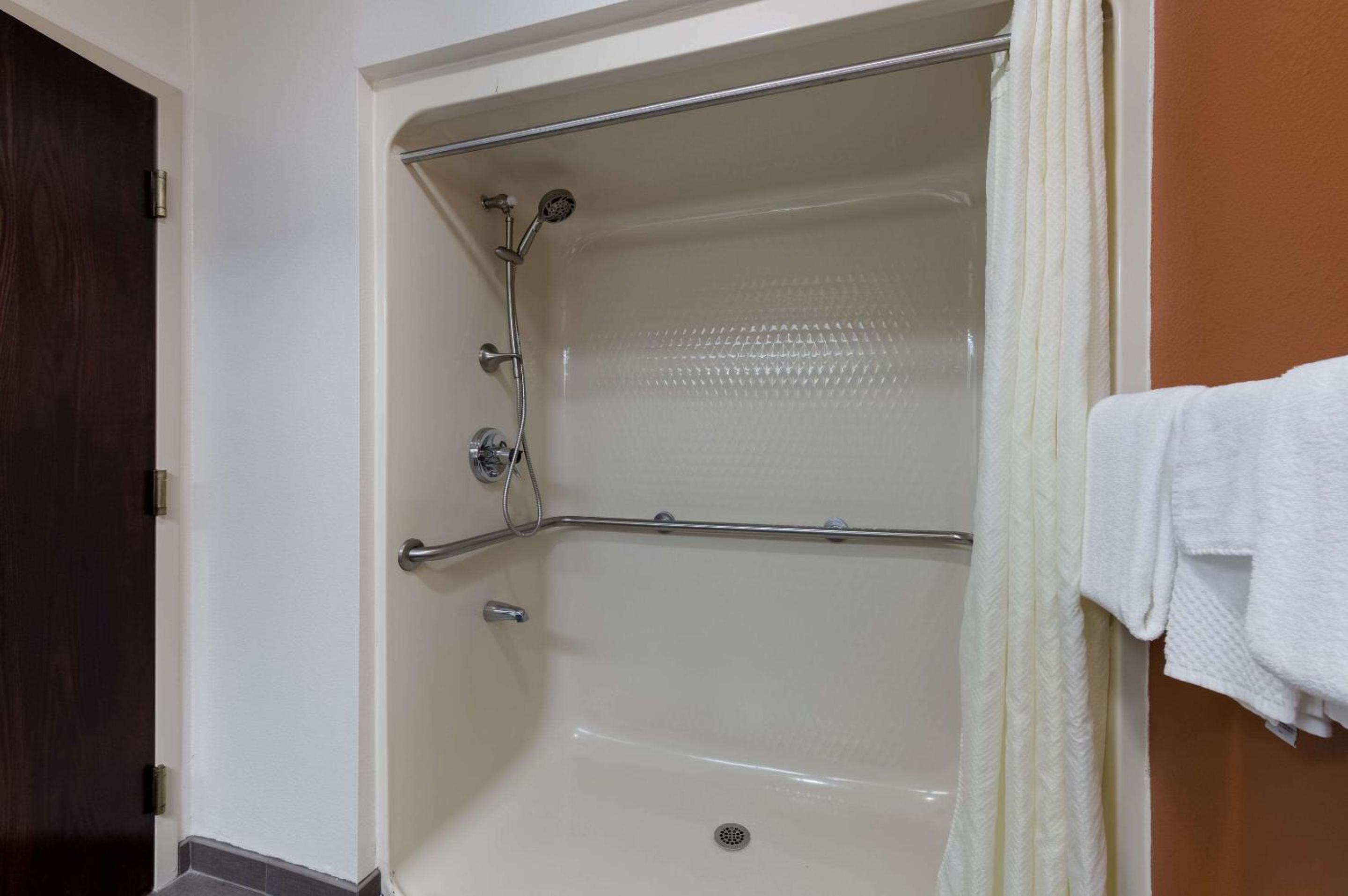 Queen Room - Disability Access/Non-Smoking - Photo 2