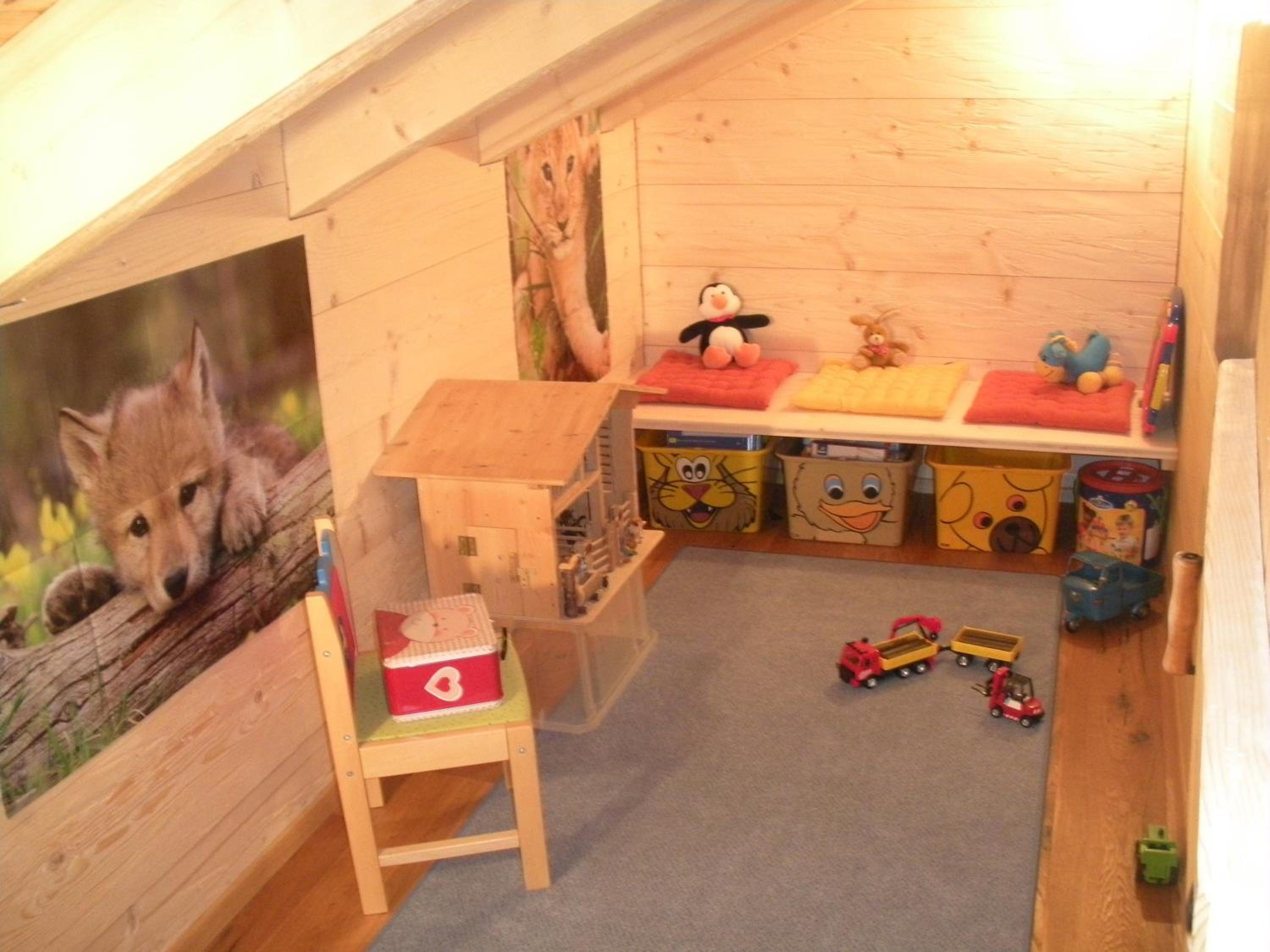 Three-Bedroom Apartment with Mountain View photo 2