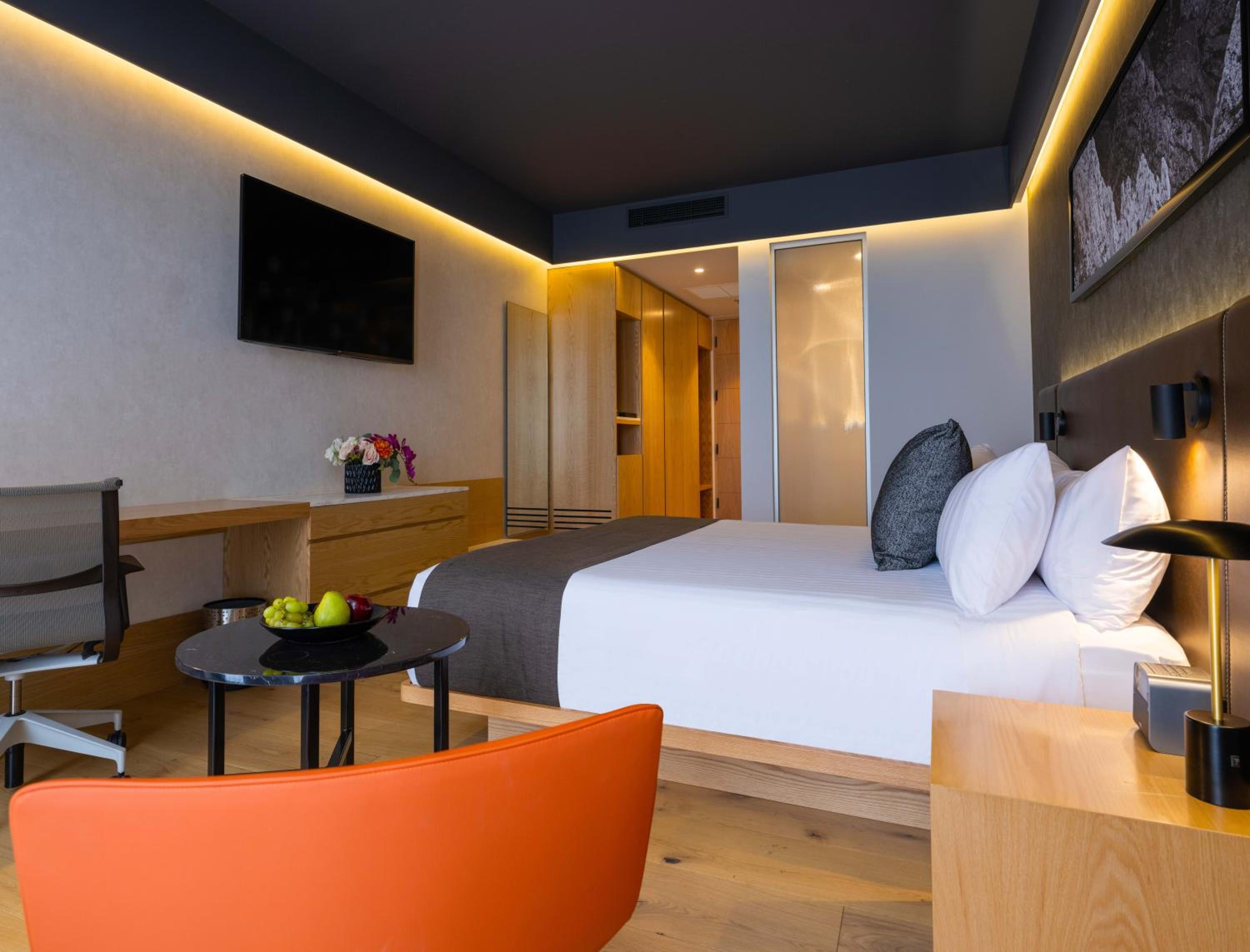 Deluxe Room - Photo 2