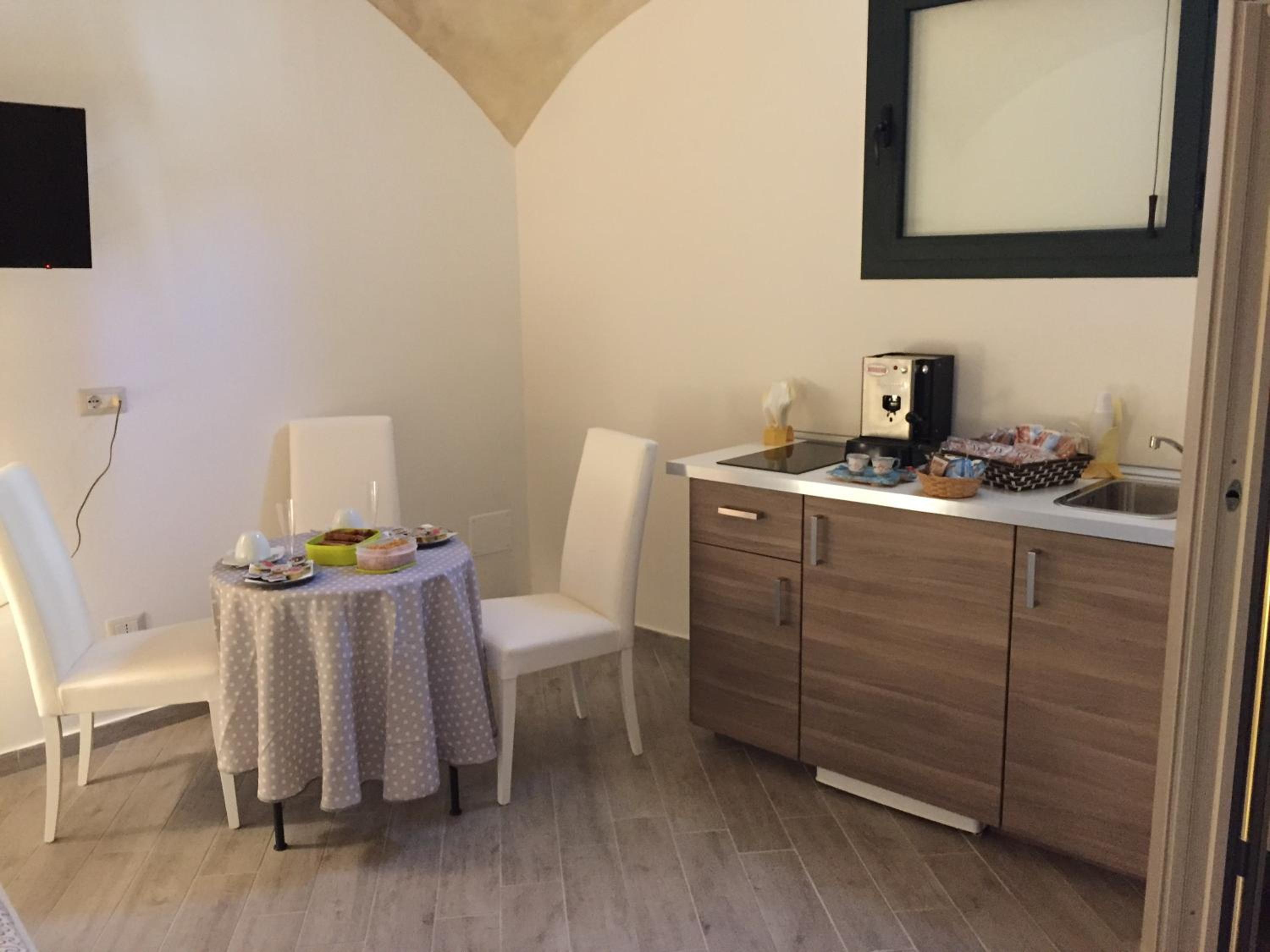 Triple Room - Photo 9