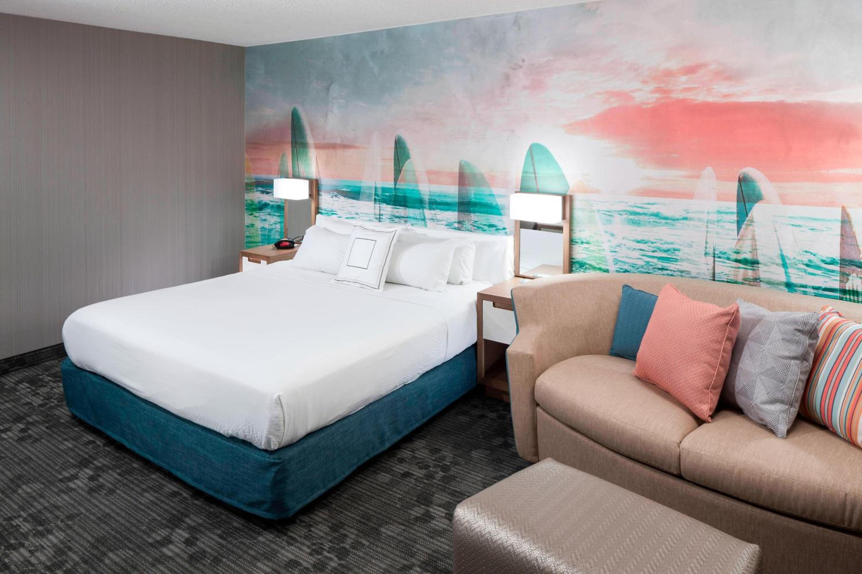 High Floor, Guest room, 1 King, Sofa bed, Ocean view photo 3