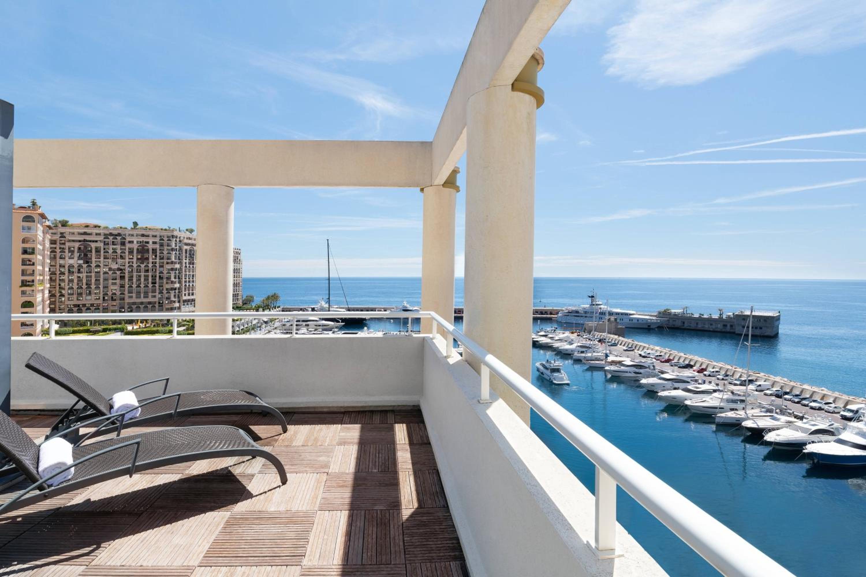 Panoramic Sea View Suite With Balcony thumbnail 5