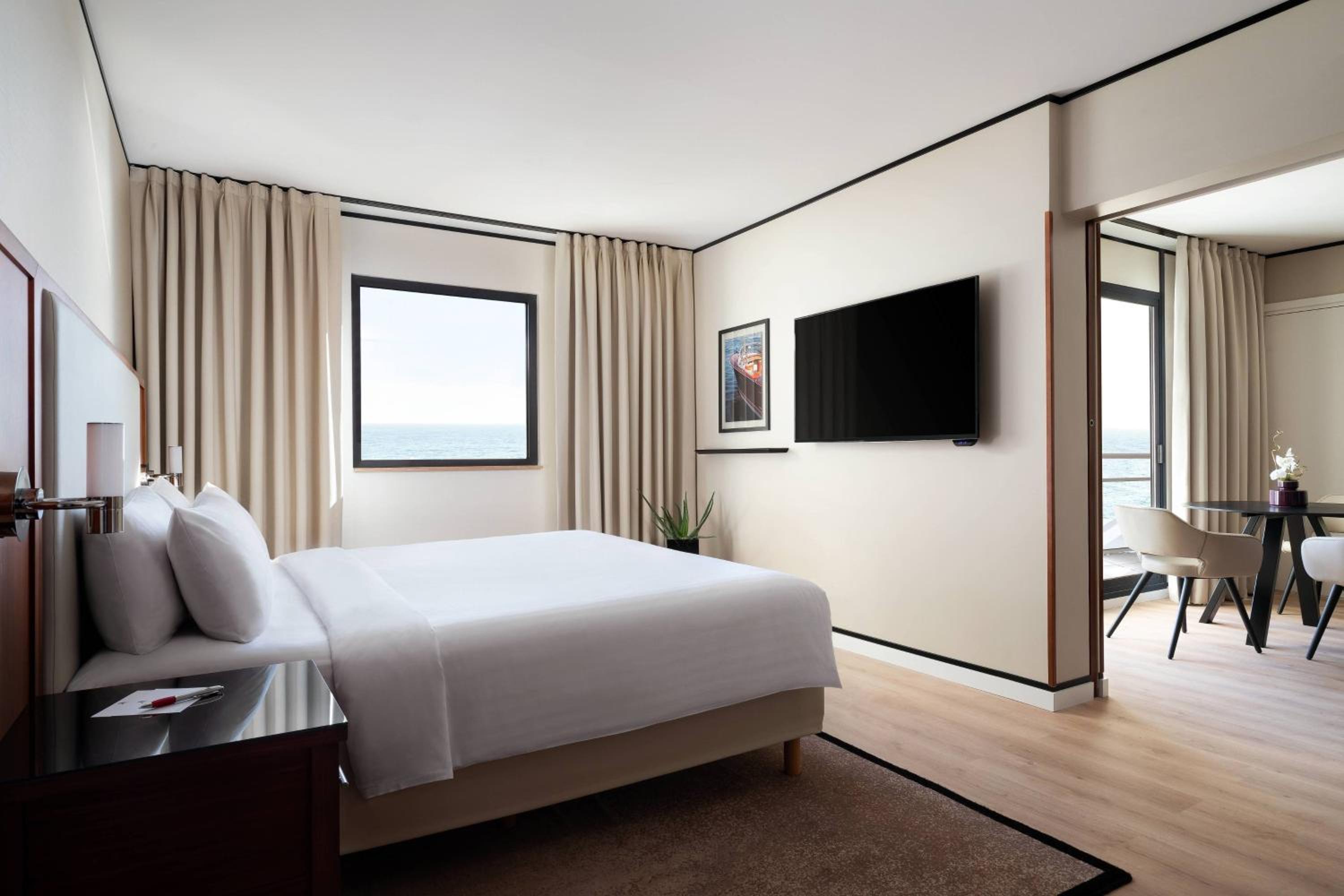Sea View Suite with balcony