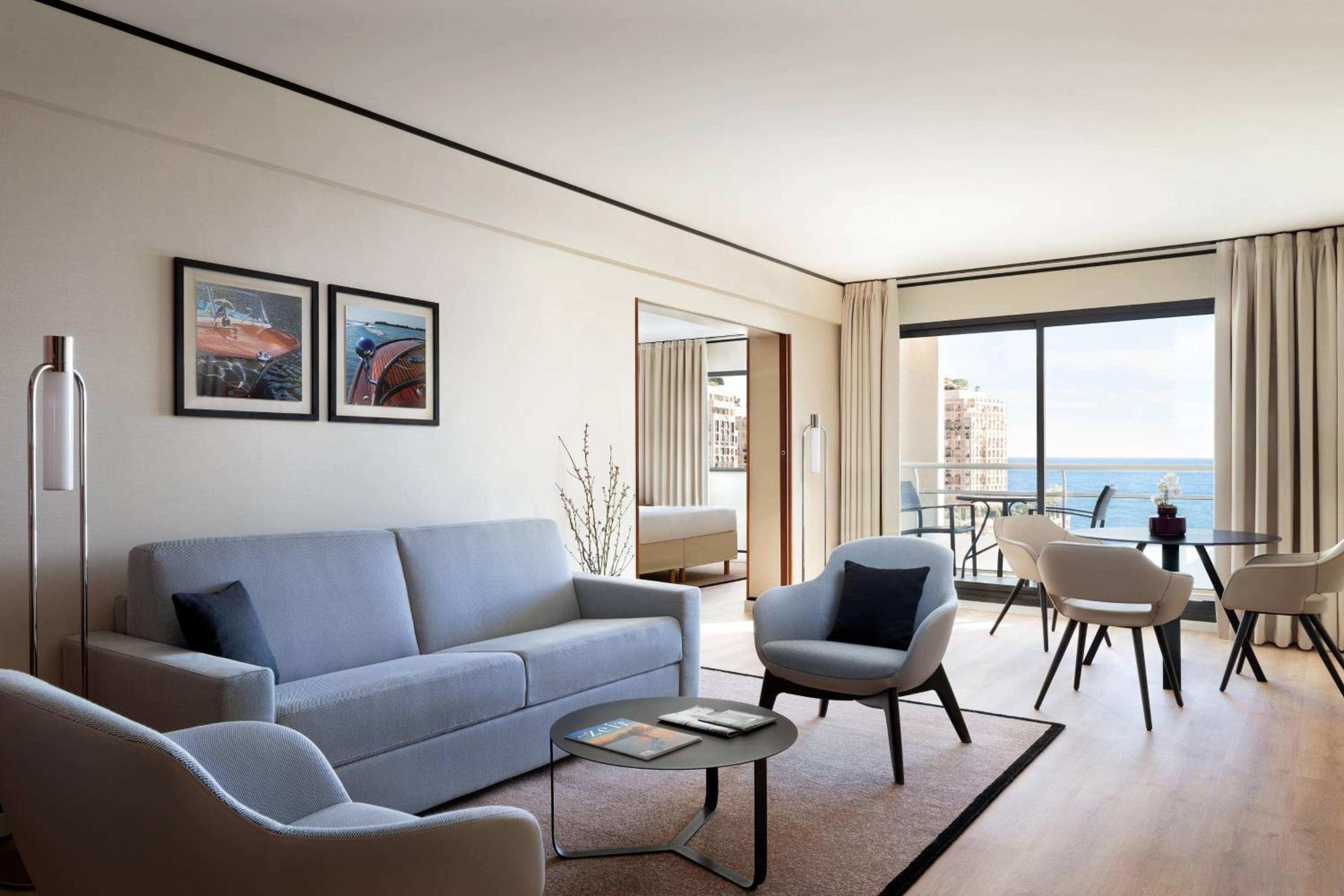 Sea View Suite with balcony thumbnail 6