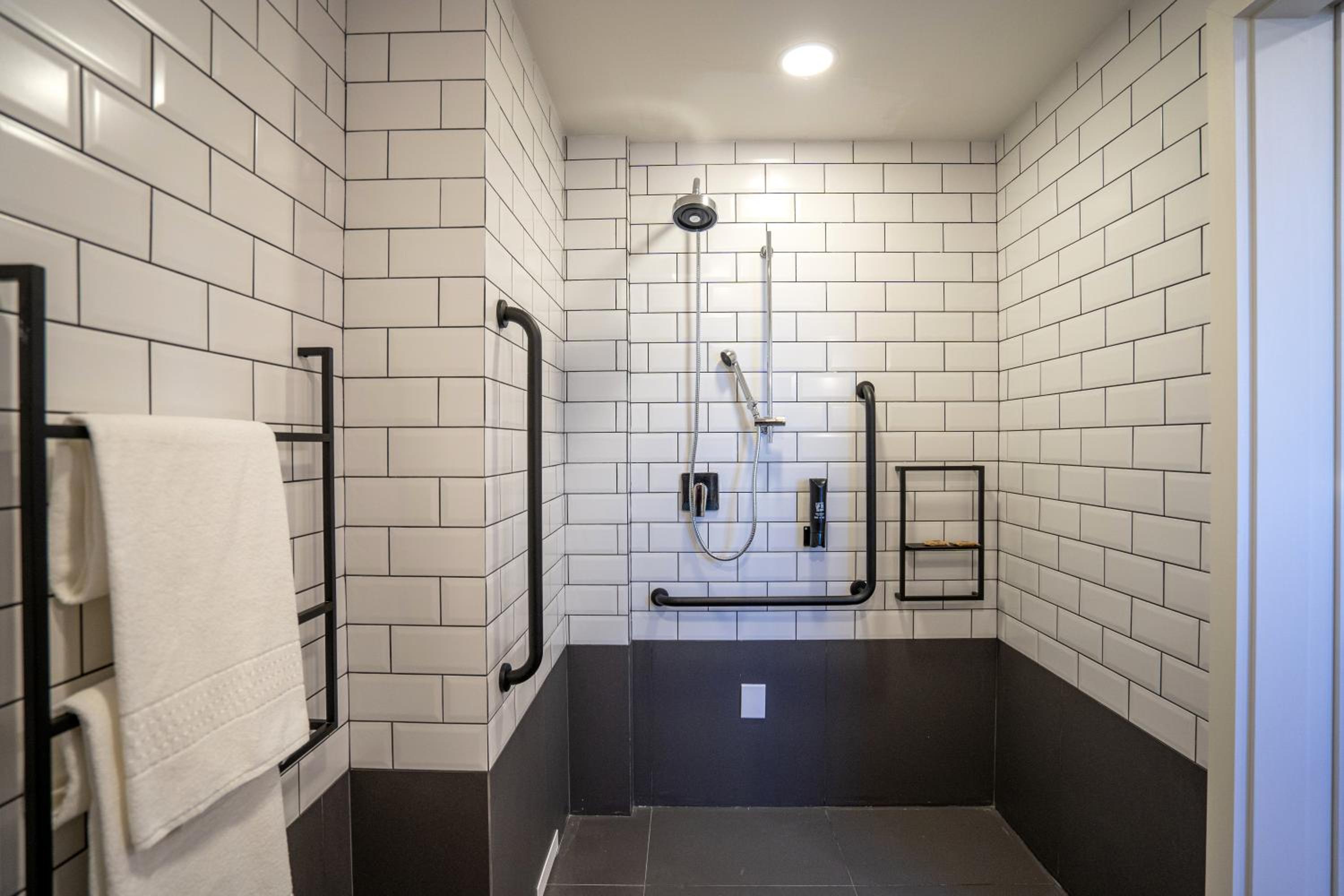 Standard Double Room - Disability Access photo 3