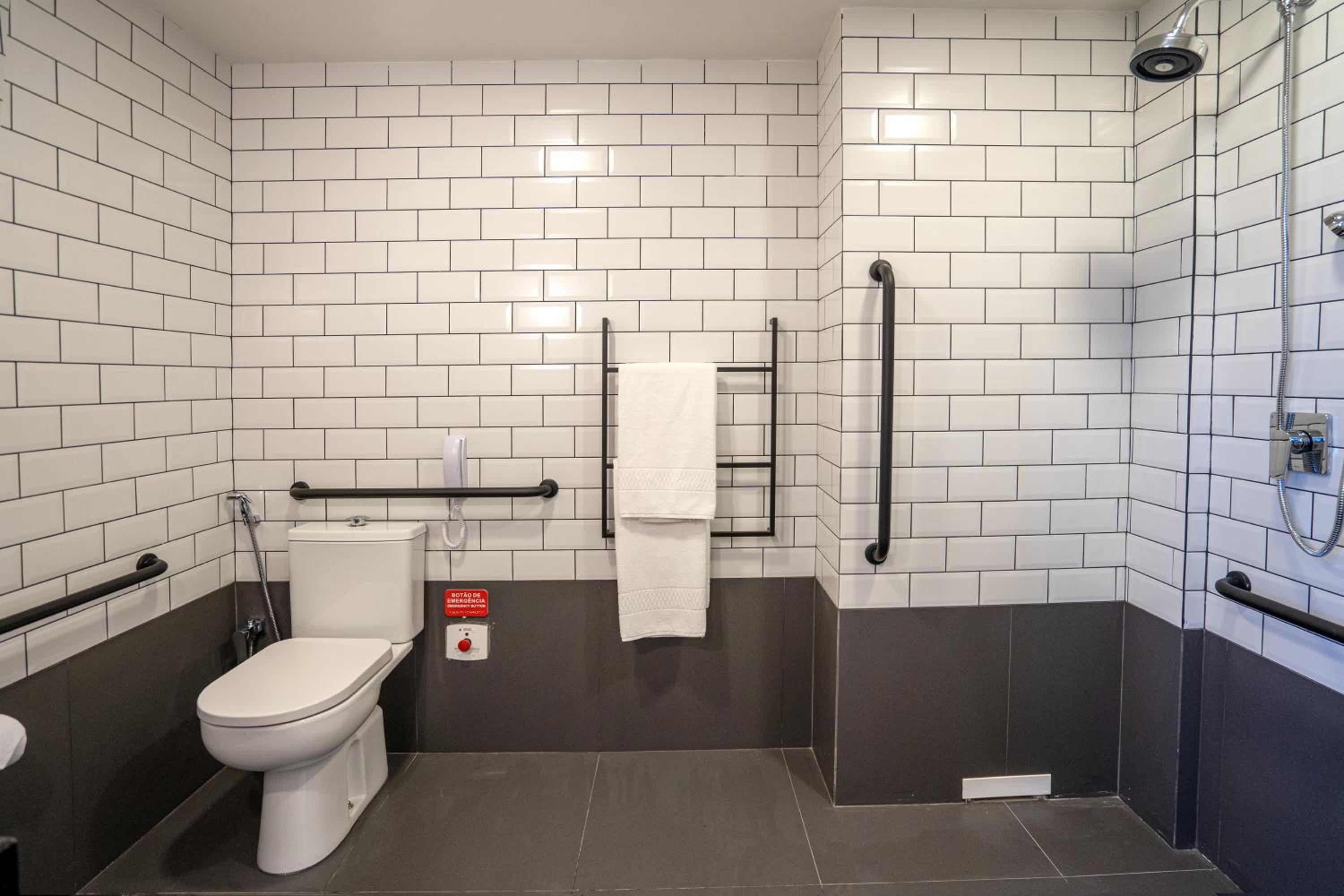 Standard Double Room - Disability Access photo 2
