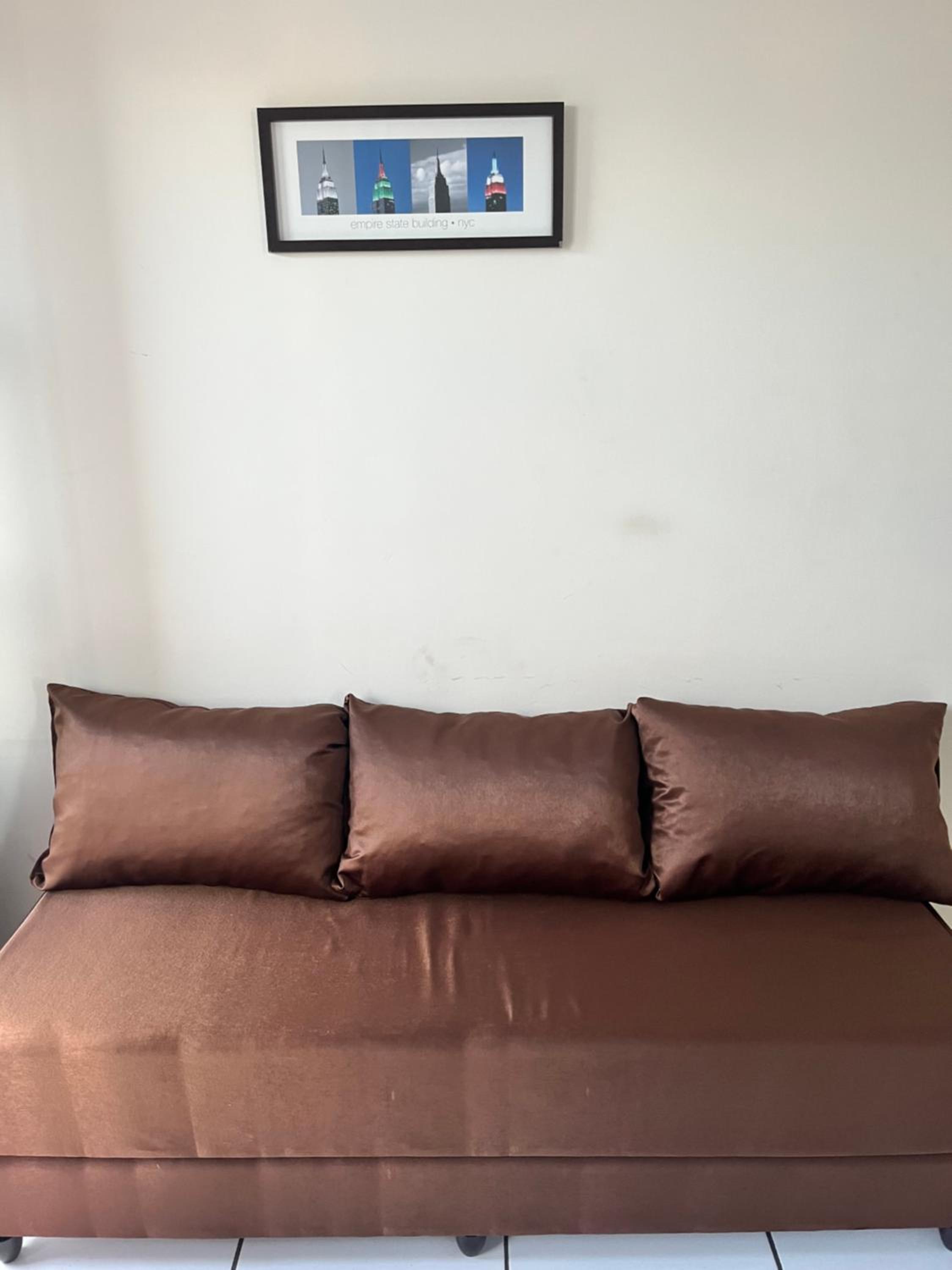 One-Bedroom Apartment - Photo 1