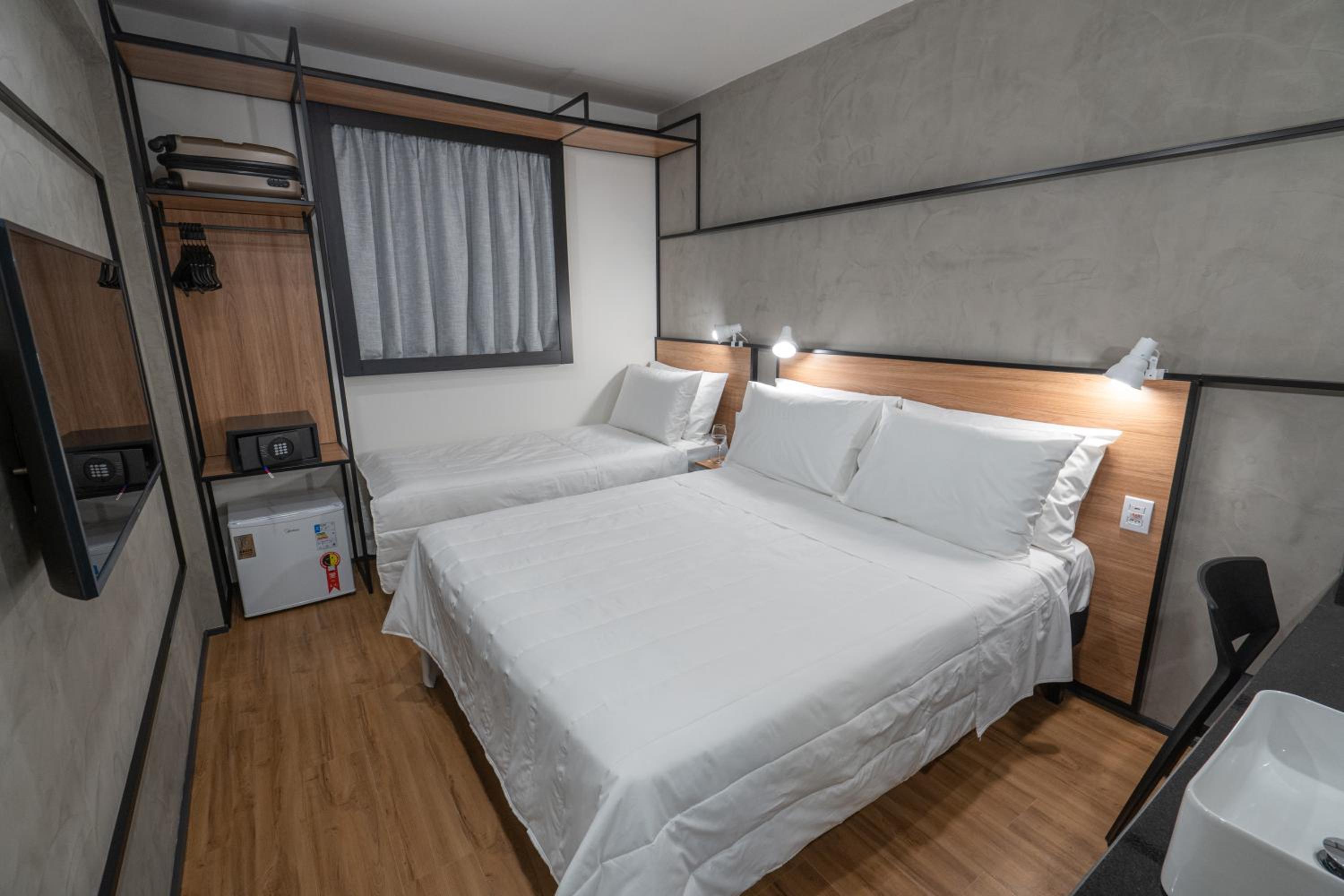 Standard Room with One Double Bed and One Single Bed