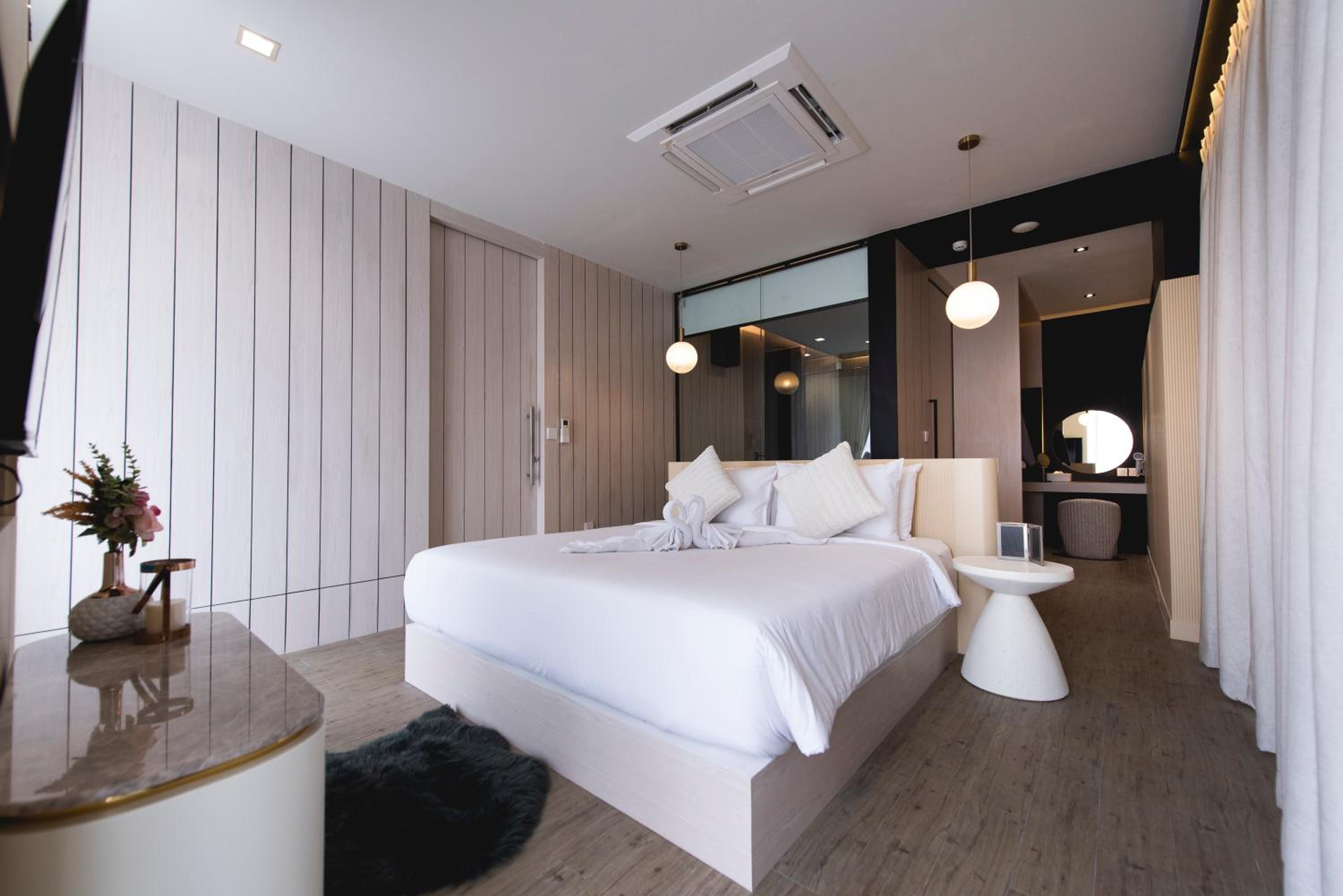 Two-Bedroom Apartment - Photo 2