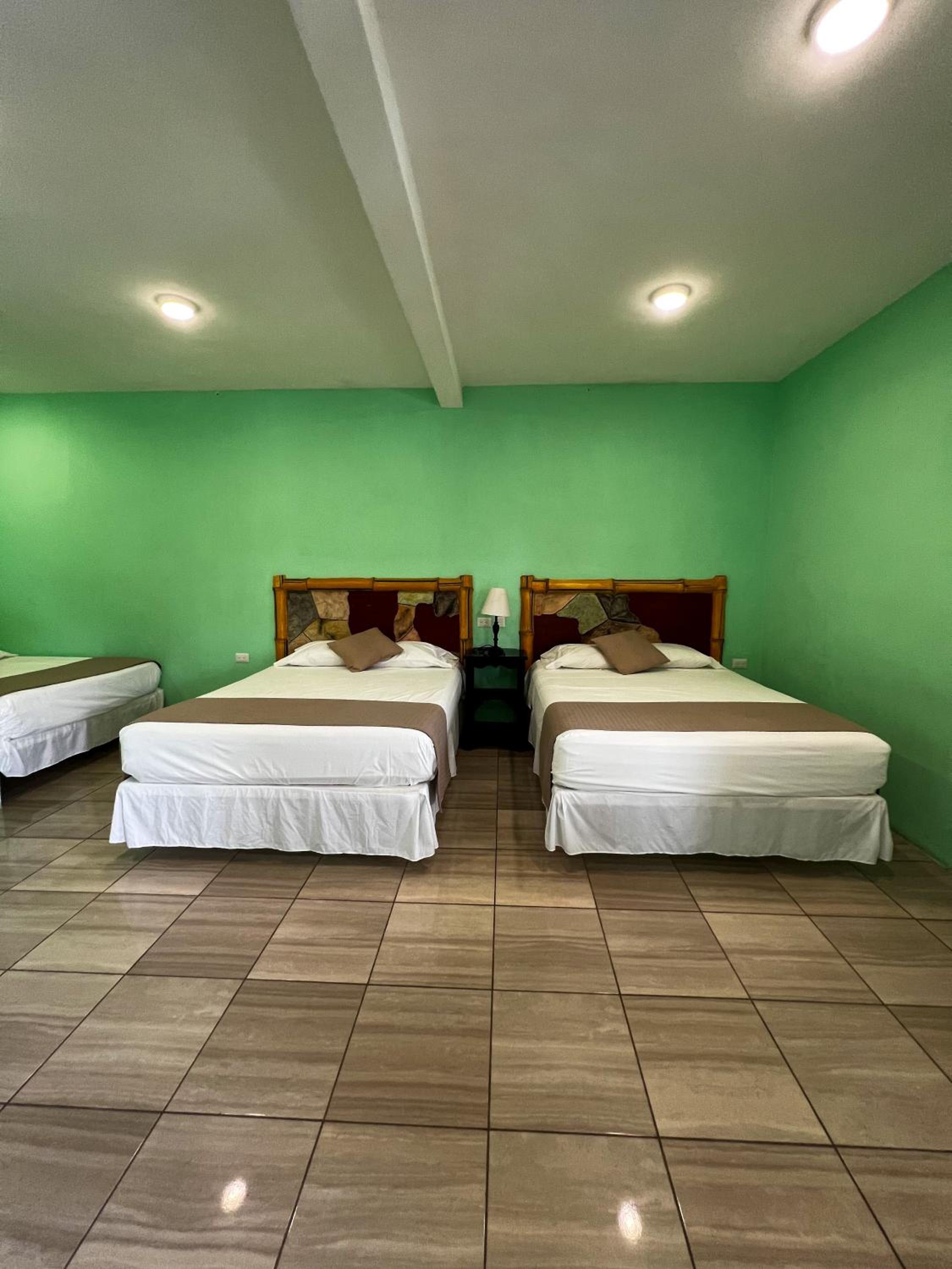 Deluxe Triple Room photo 2