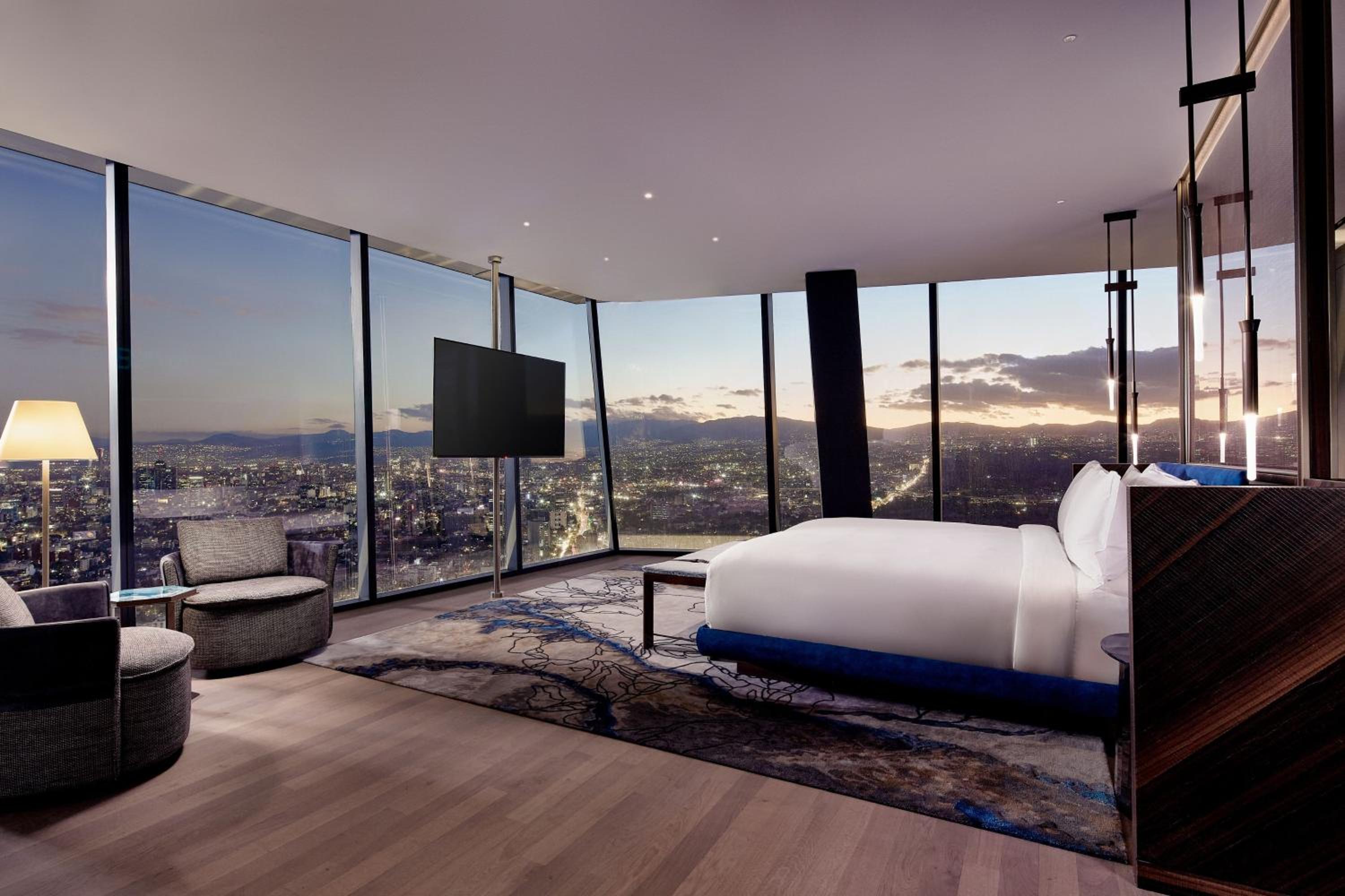 The Ritz-Carlton King Suite - Club Lounge Access