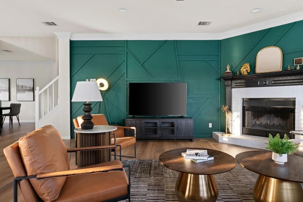 Family Room photo 1