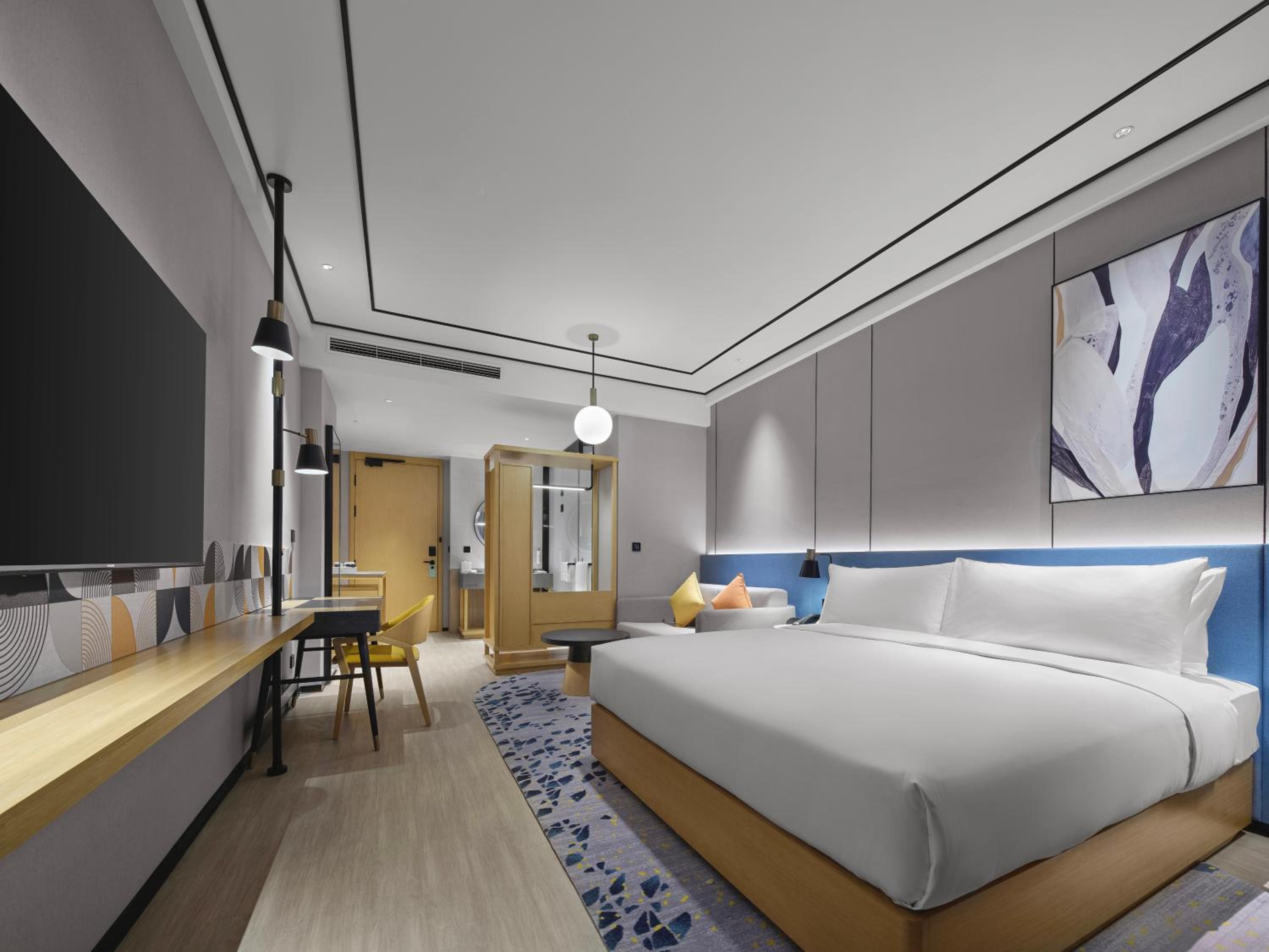 King Guest Room - Photo 3