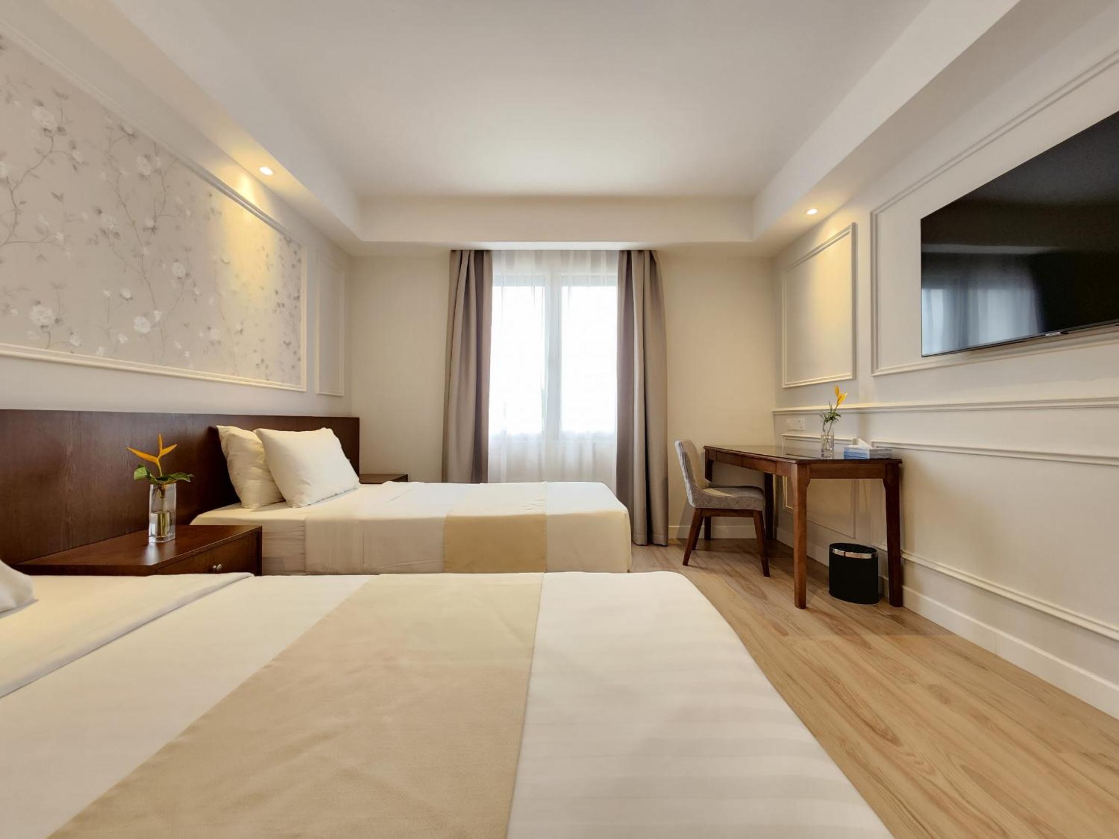 Deluxe Room - Photo 5