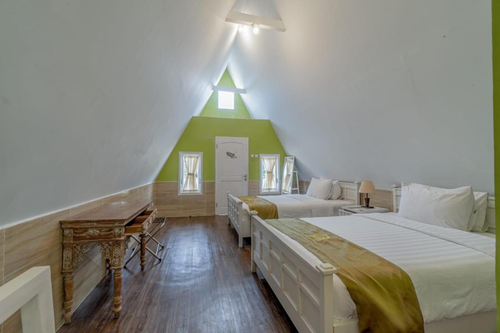 Double or Twin Room with Bathroom
