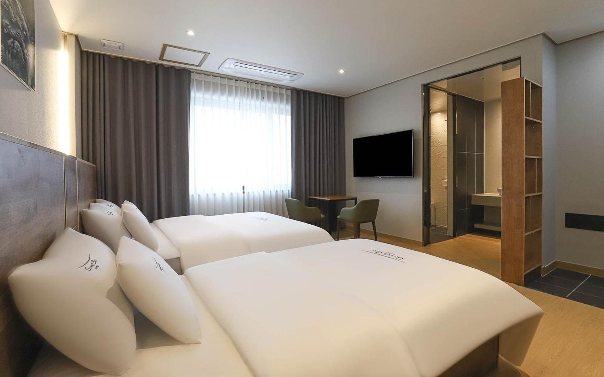 Twin Room - Photo 6