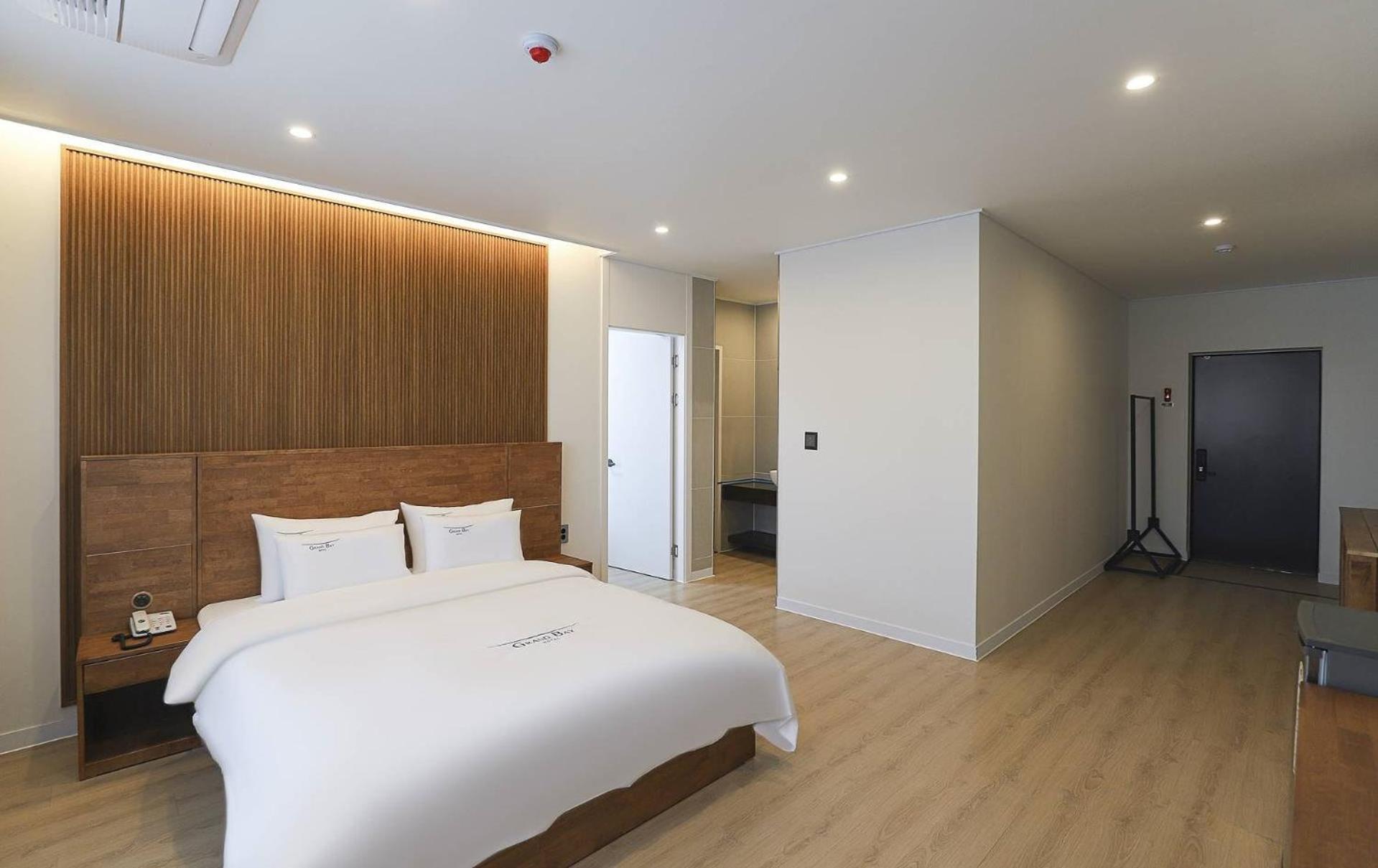 Deluxe Suite - Photo 3