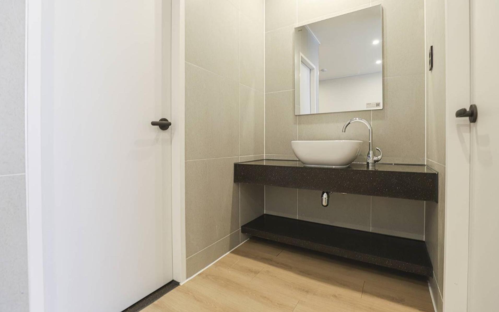 Deluxe Suite - Photo 7