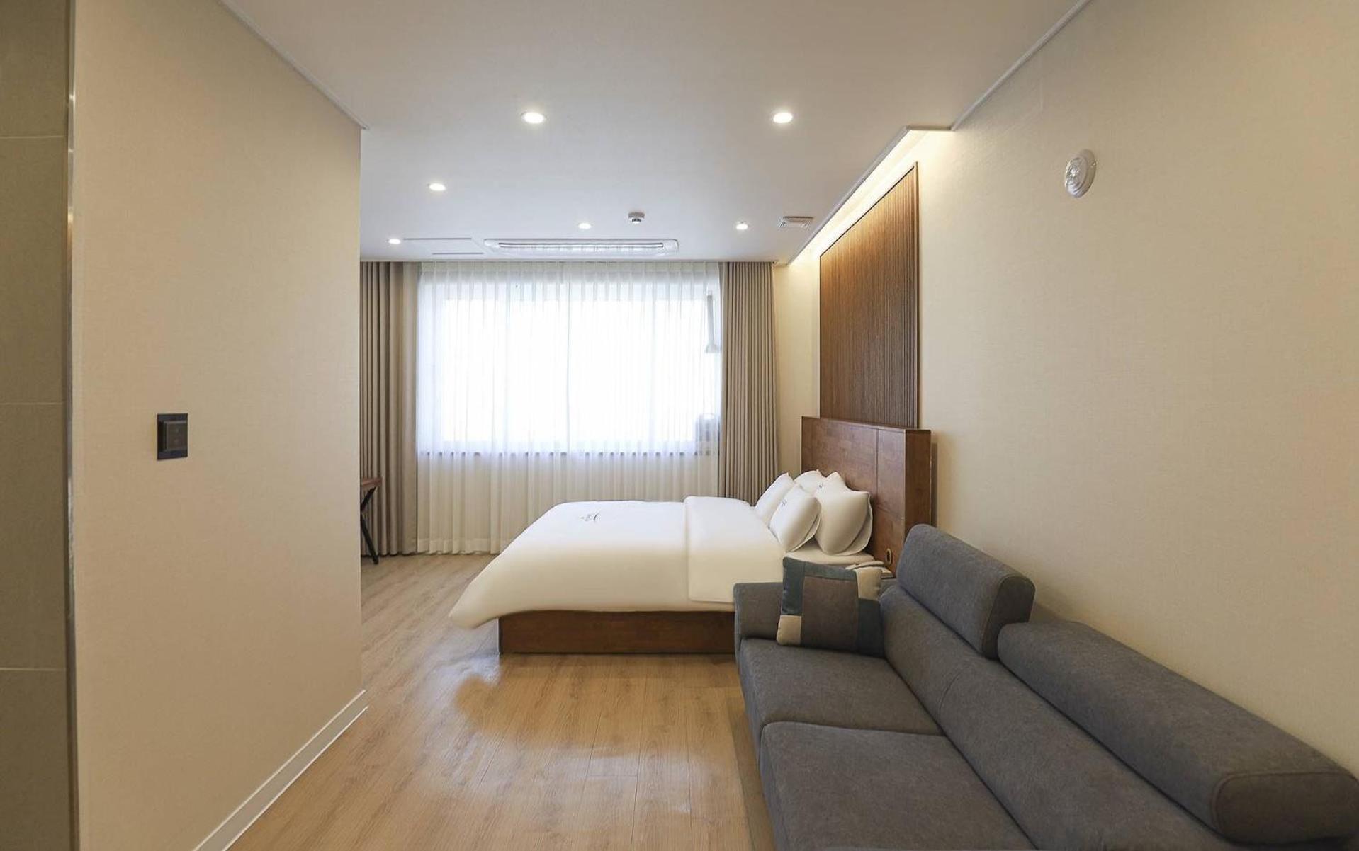 Deluxe Suite - Photo 5