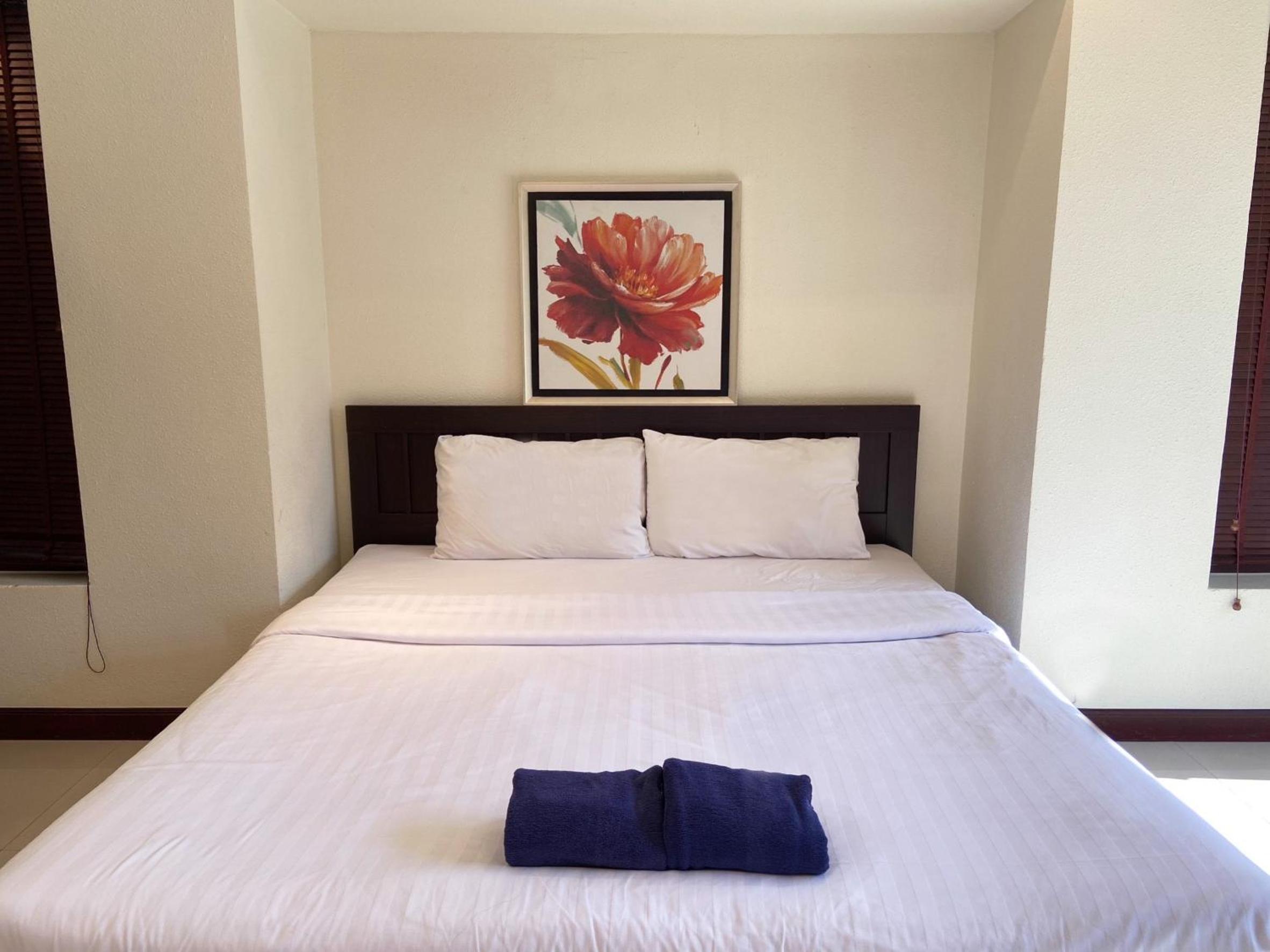 Three-Bedroom Villa - Photo 12