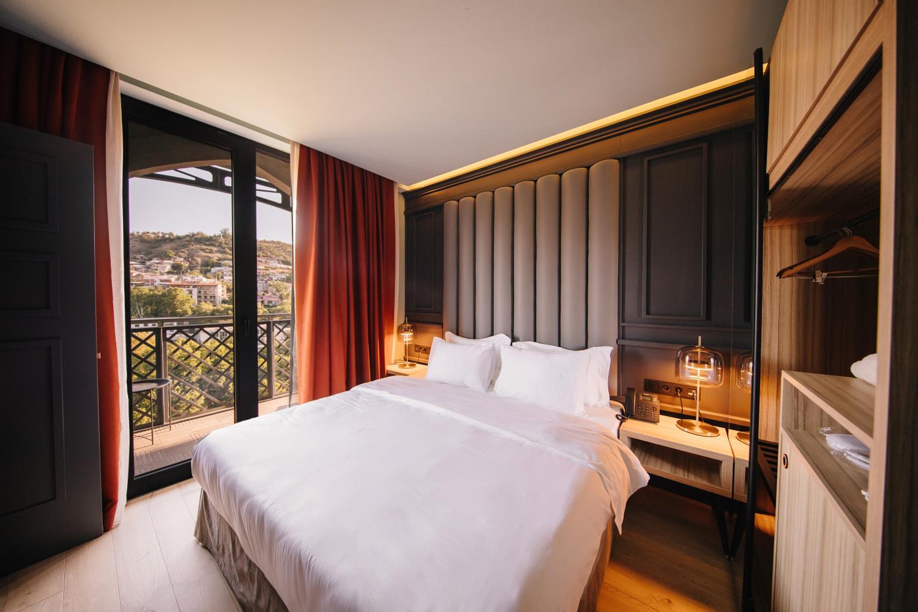 Superior Double or Twin Room with River View - Photo 1