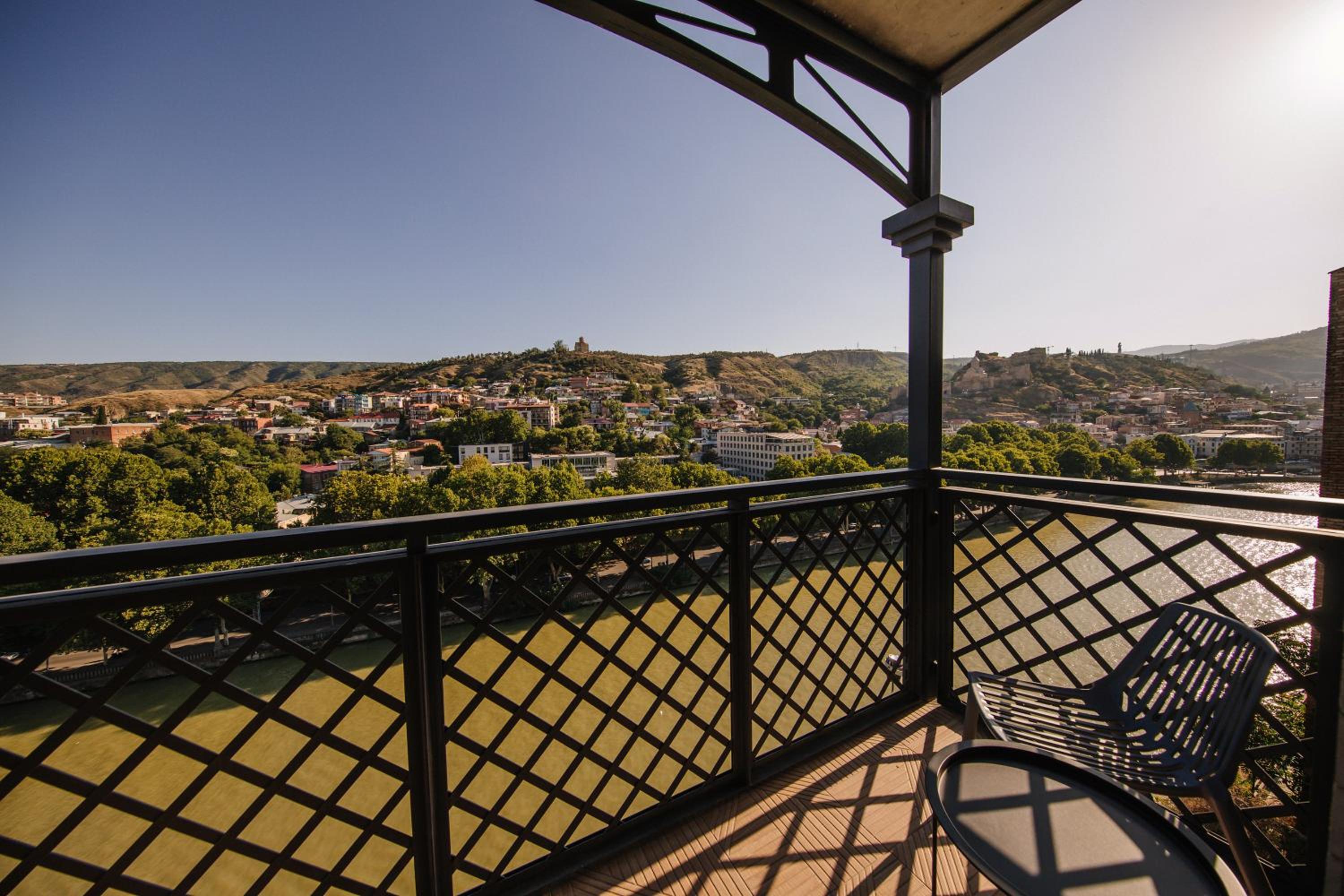 Superior Double or Twin Room with River View - Photo 3